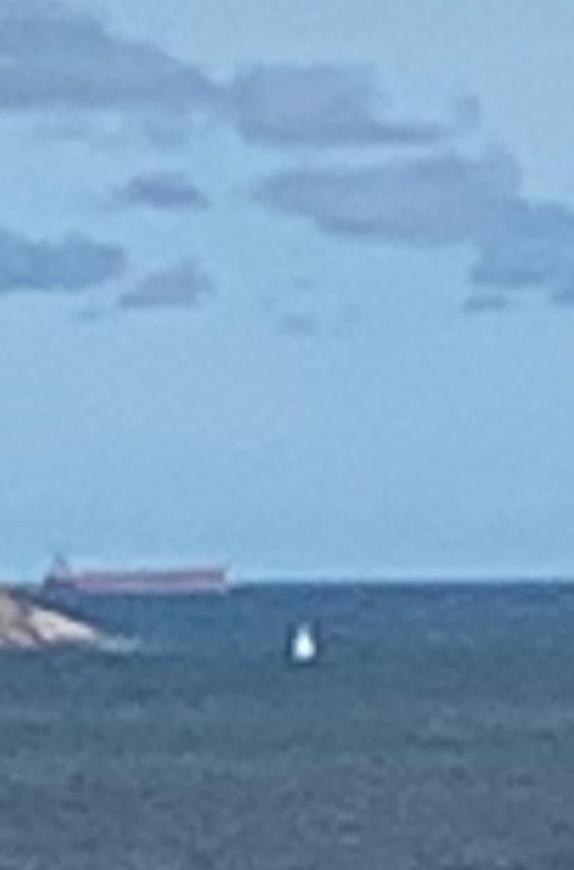 Apto antigo frente mar para alugar