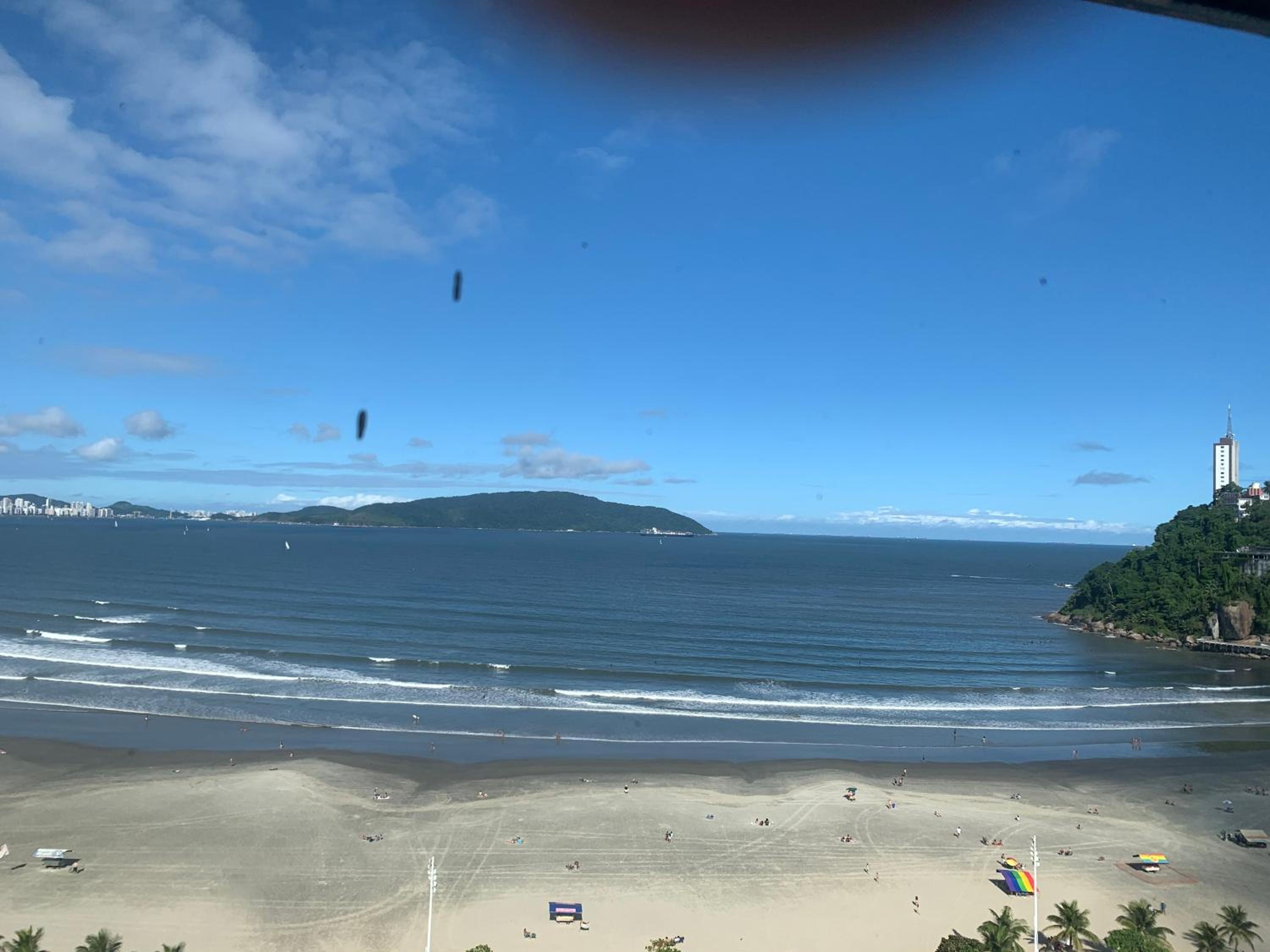 Apto antigo frente mar para alugar