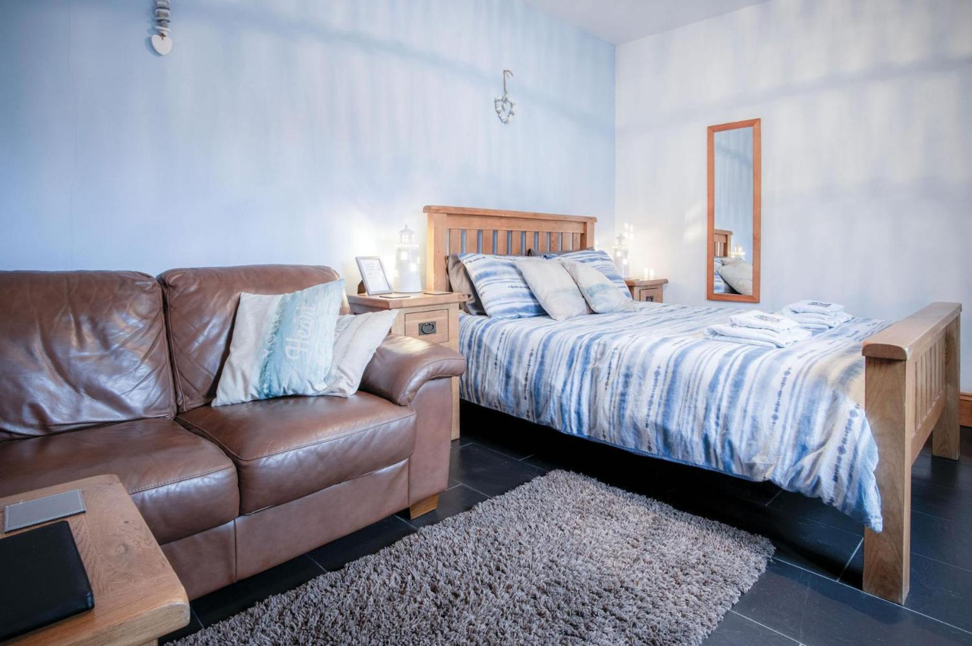 Primrose - 1 Bedroom Cottage - Llanteg