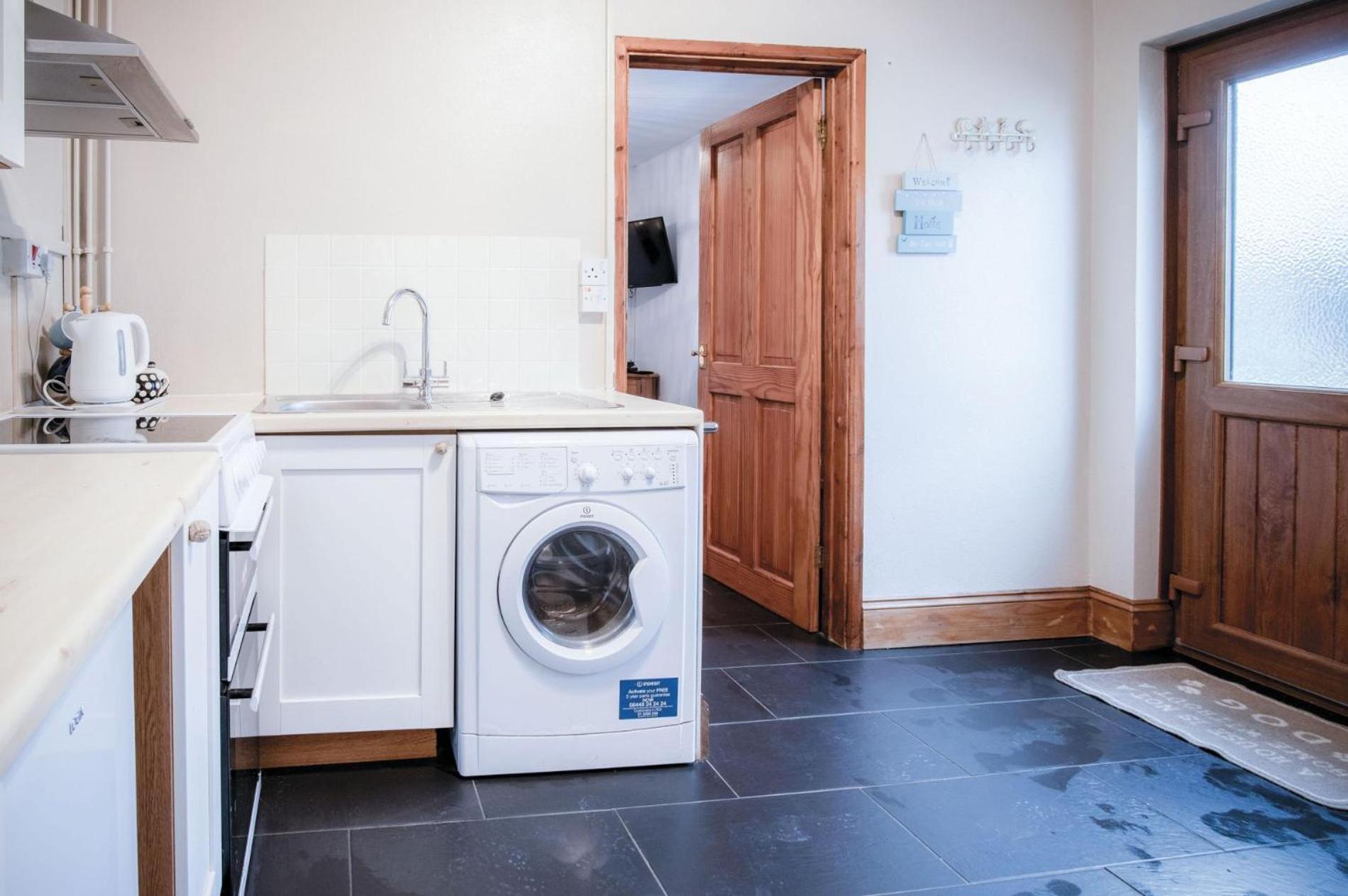 Primrose - 1 Bedroom Cottage - Llanteg