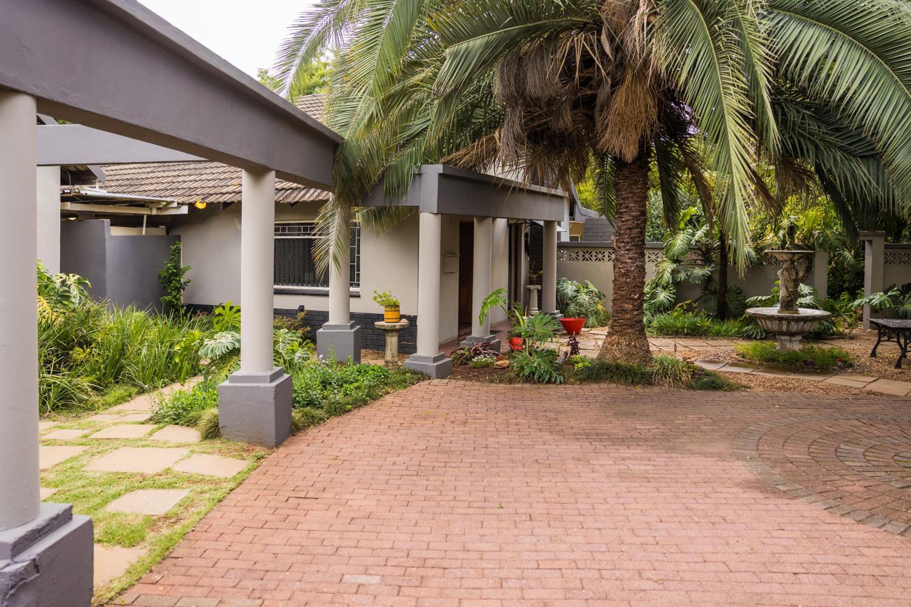 Rozendal Guest House