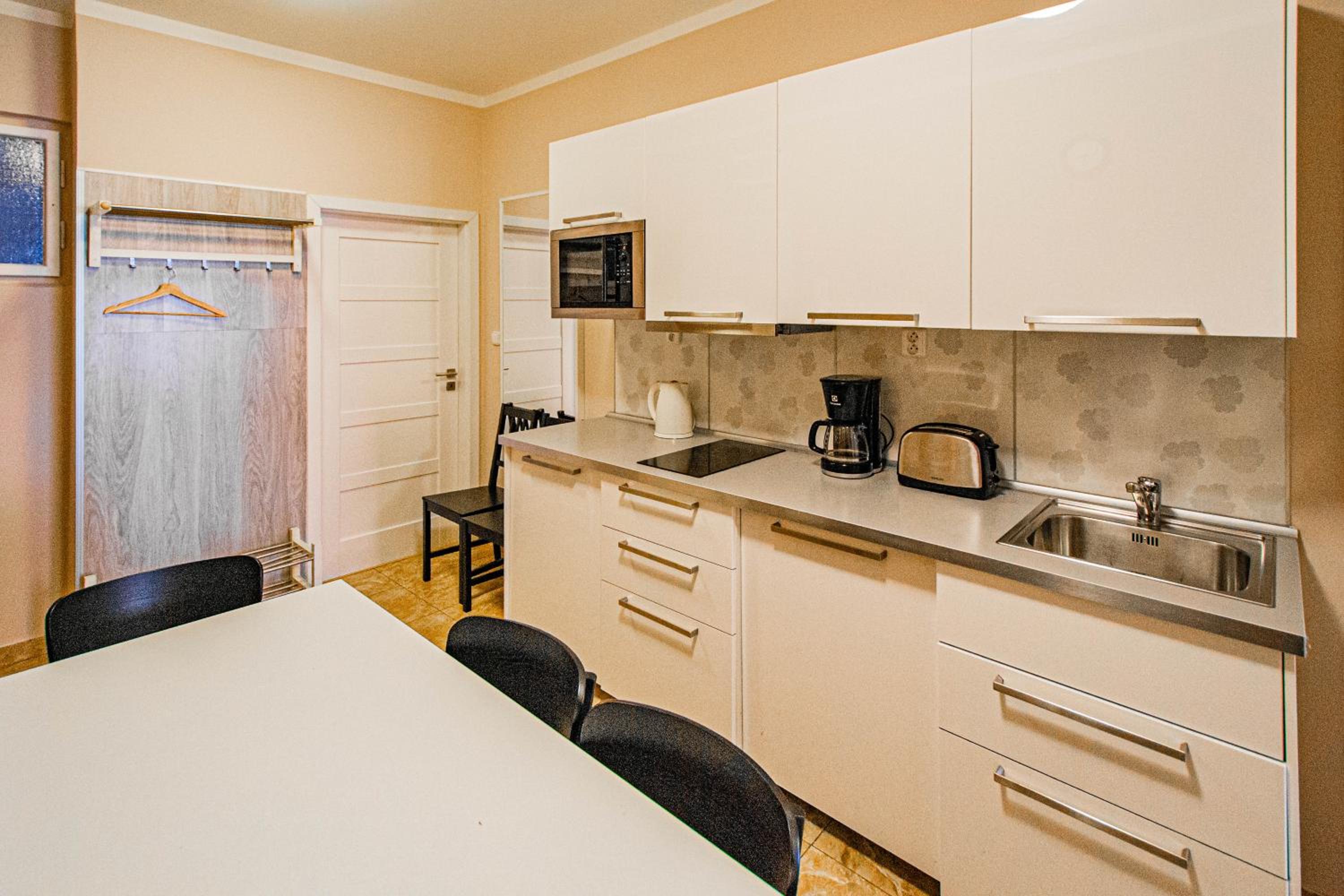 Old Town Rybna Apt by Ruterra