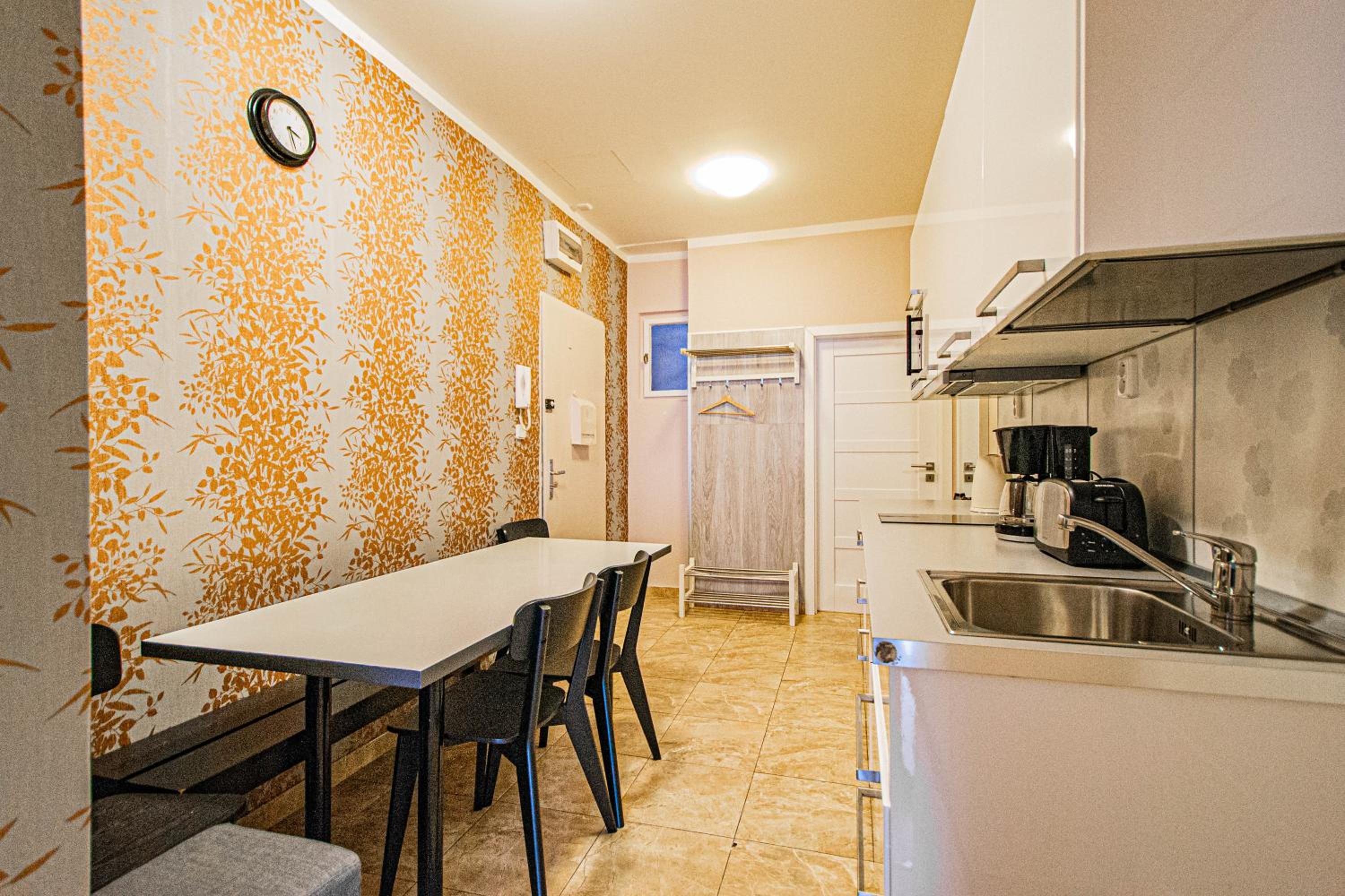 Old Town Rybna Apt by Ruterra