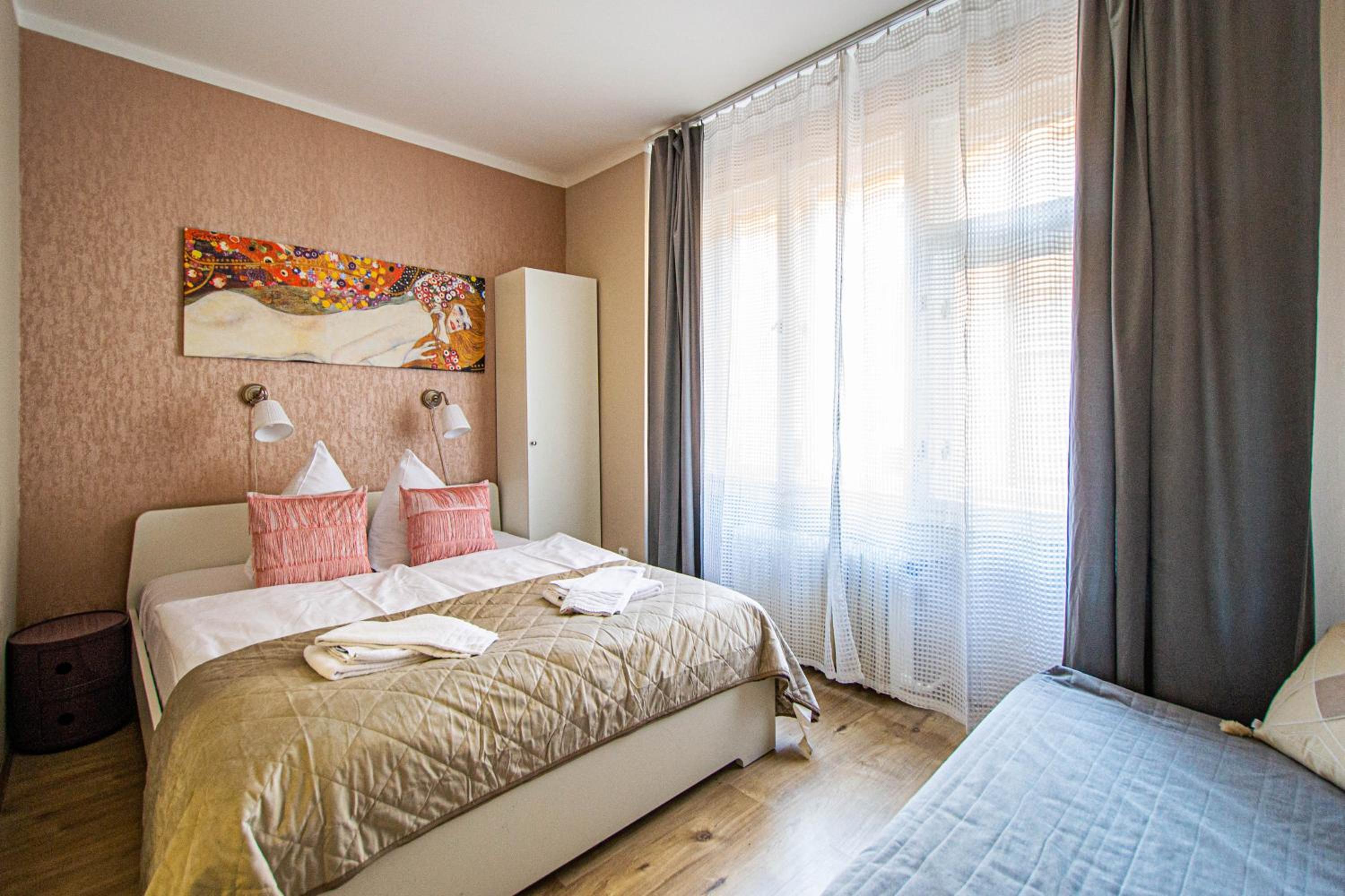Old Town Rybna Apt by Ruterra