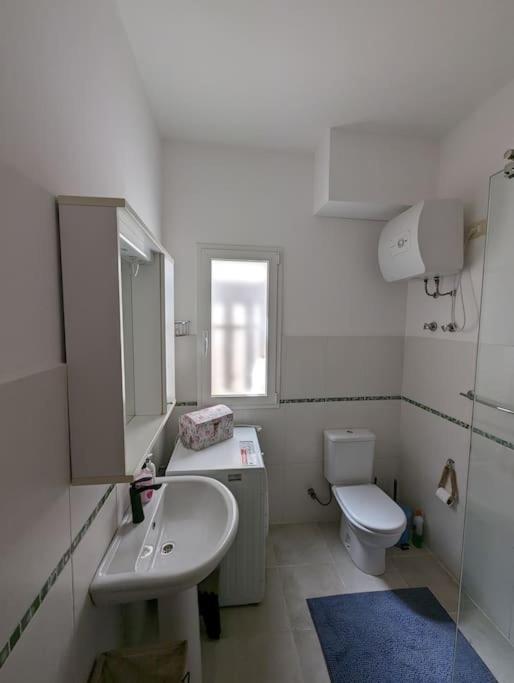 Family friendly 1 Bedroom Apt