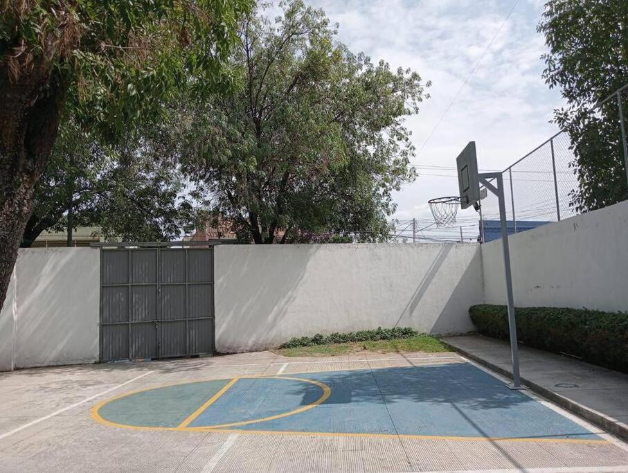 Tranquilo y moderno dpto en buena zona de GDL