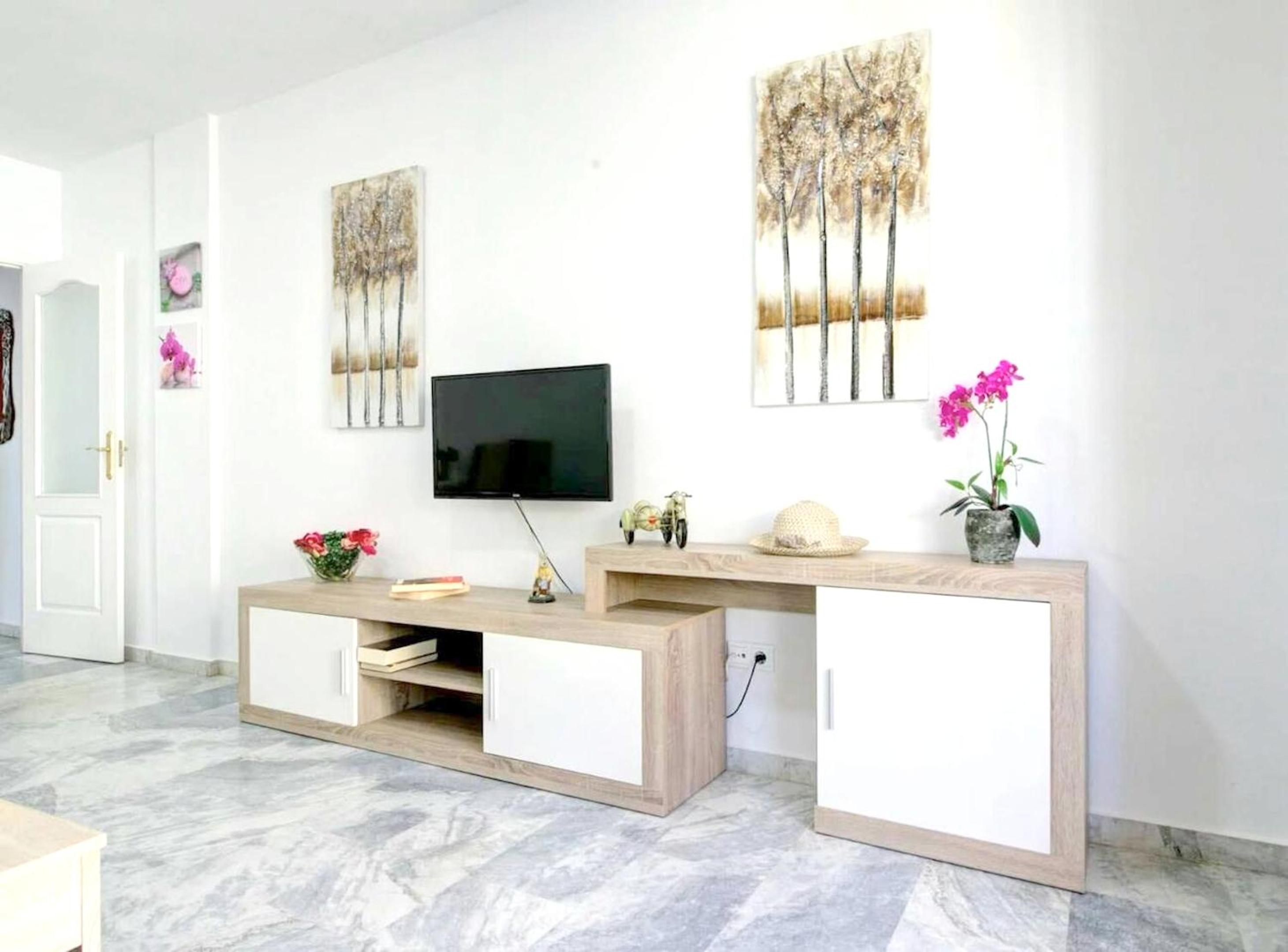 Modern Apartment in Fuengirola 70 m² with Shared Pool view 3
