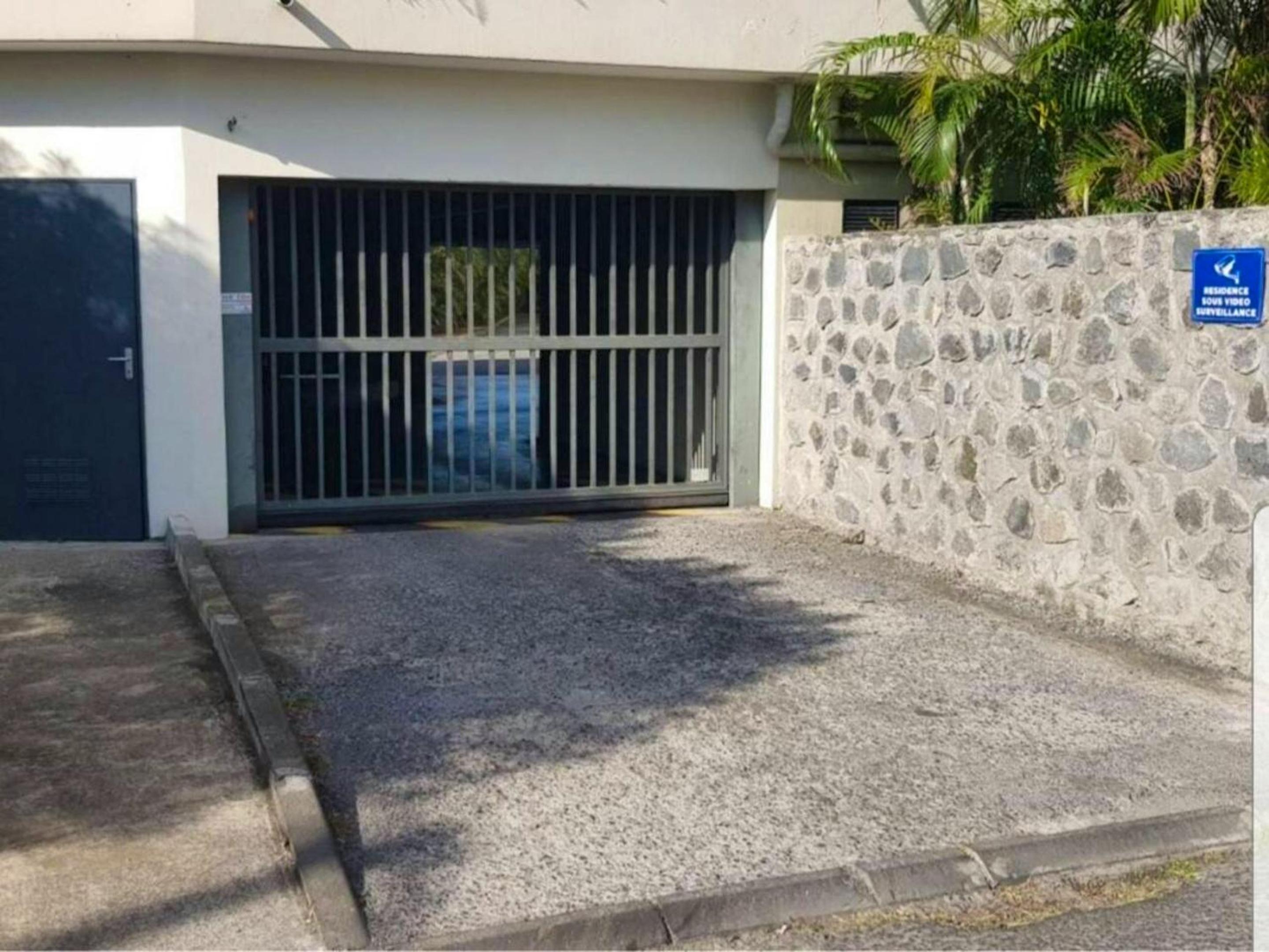Appartement moderne a La Possession 76 m² Parking view 5