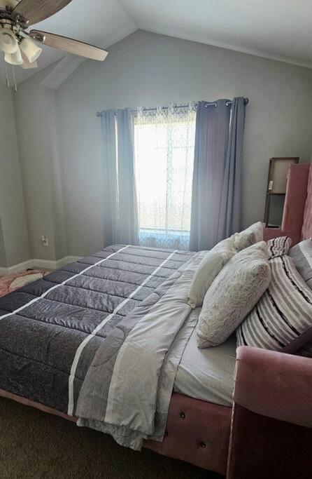 Gorgeous 3 BR Home with Cable TV in all rooms & free Wi-Fi