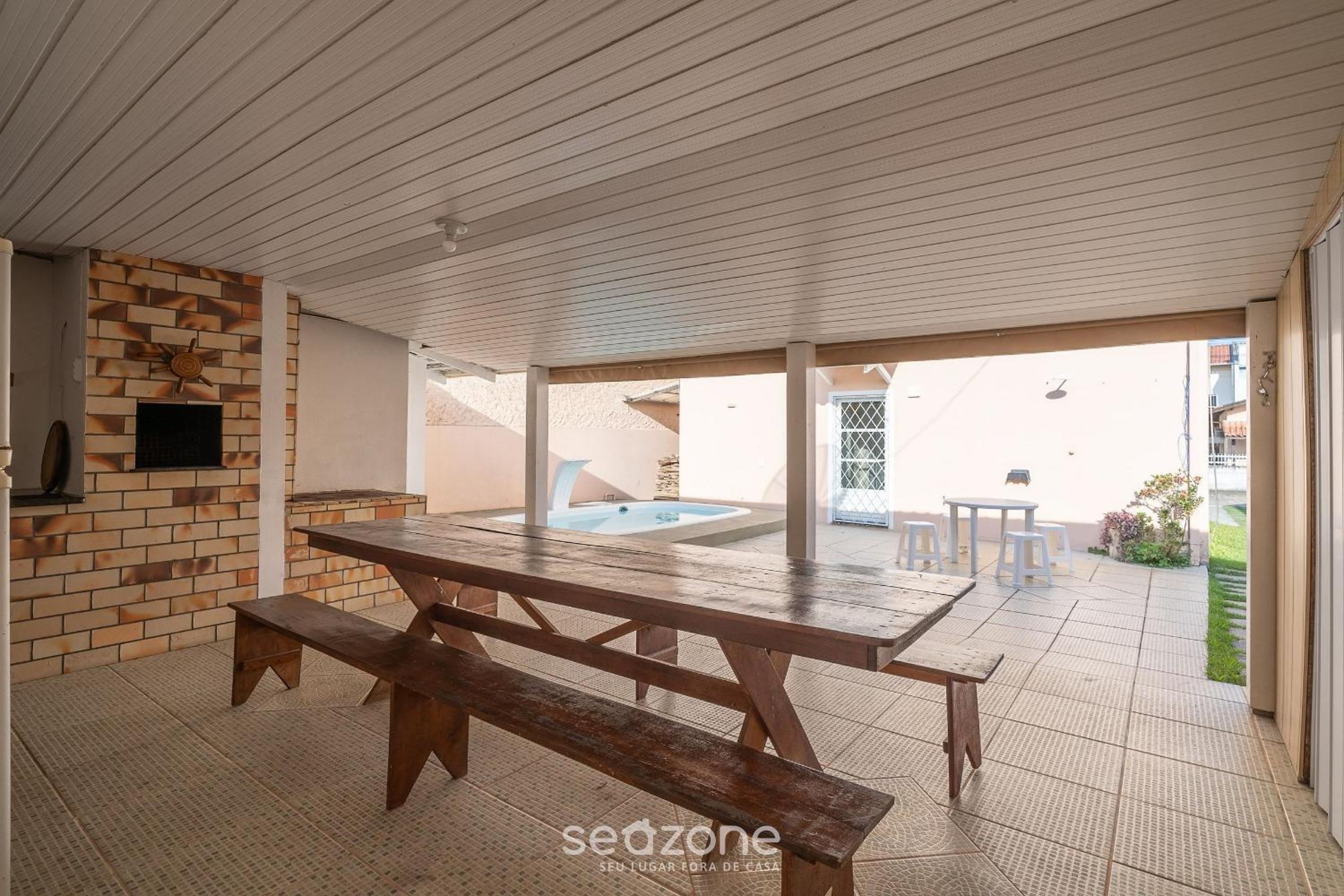 5BR Home w/ Pool in Penha Center BSL190