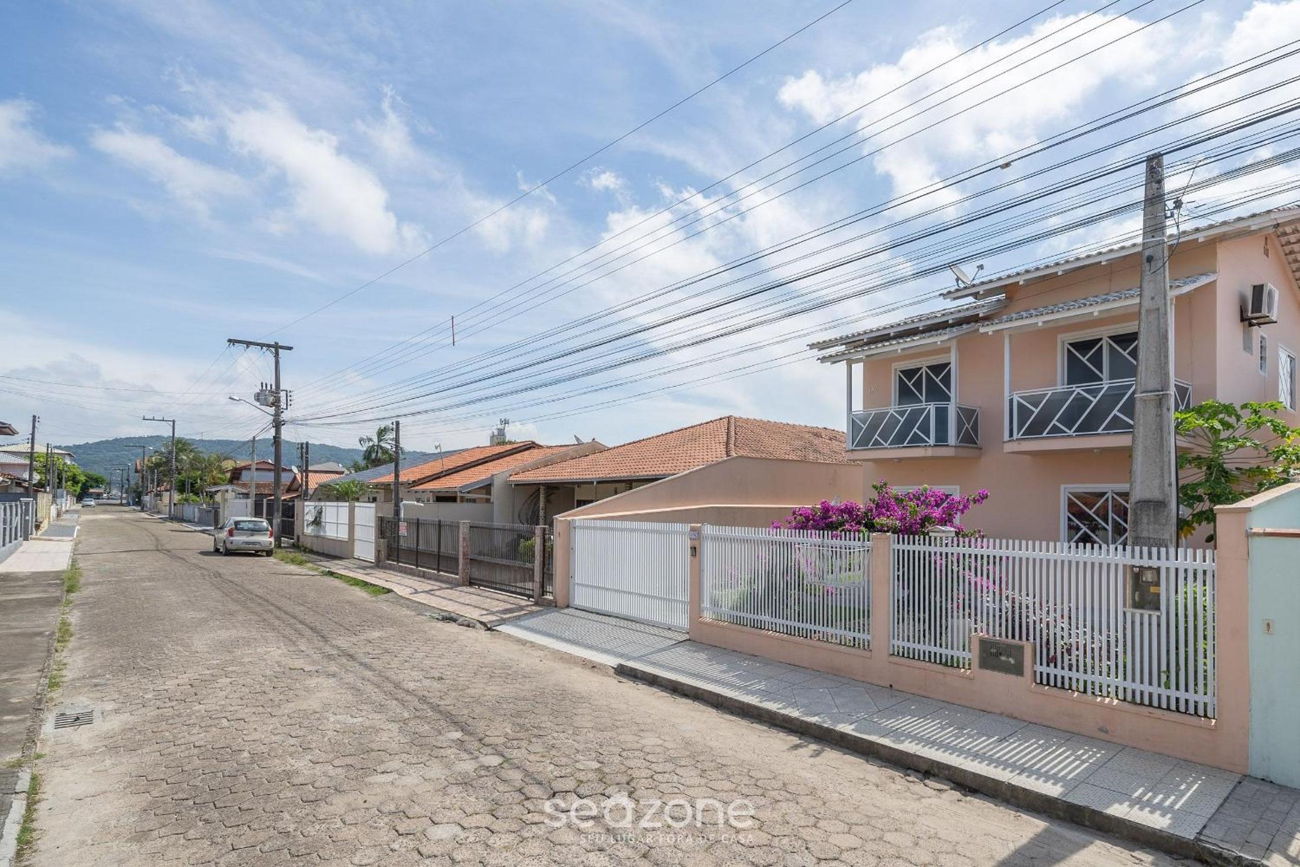 5BR Home w/ Pool in Penha Center BSL190