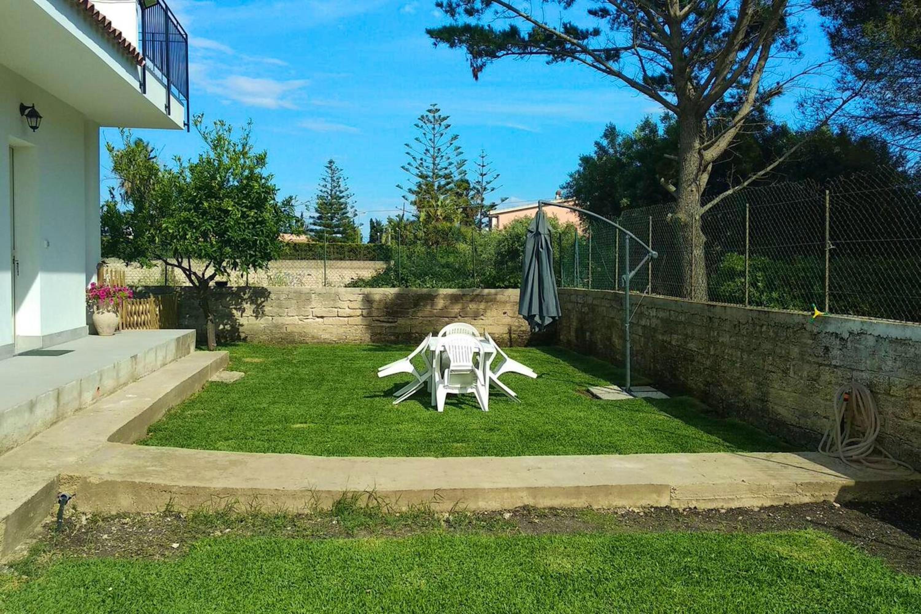Charming House with Pool in Arenella, Air Conditioning