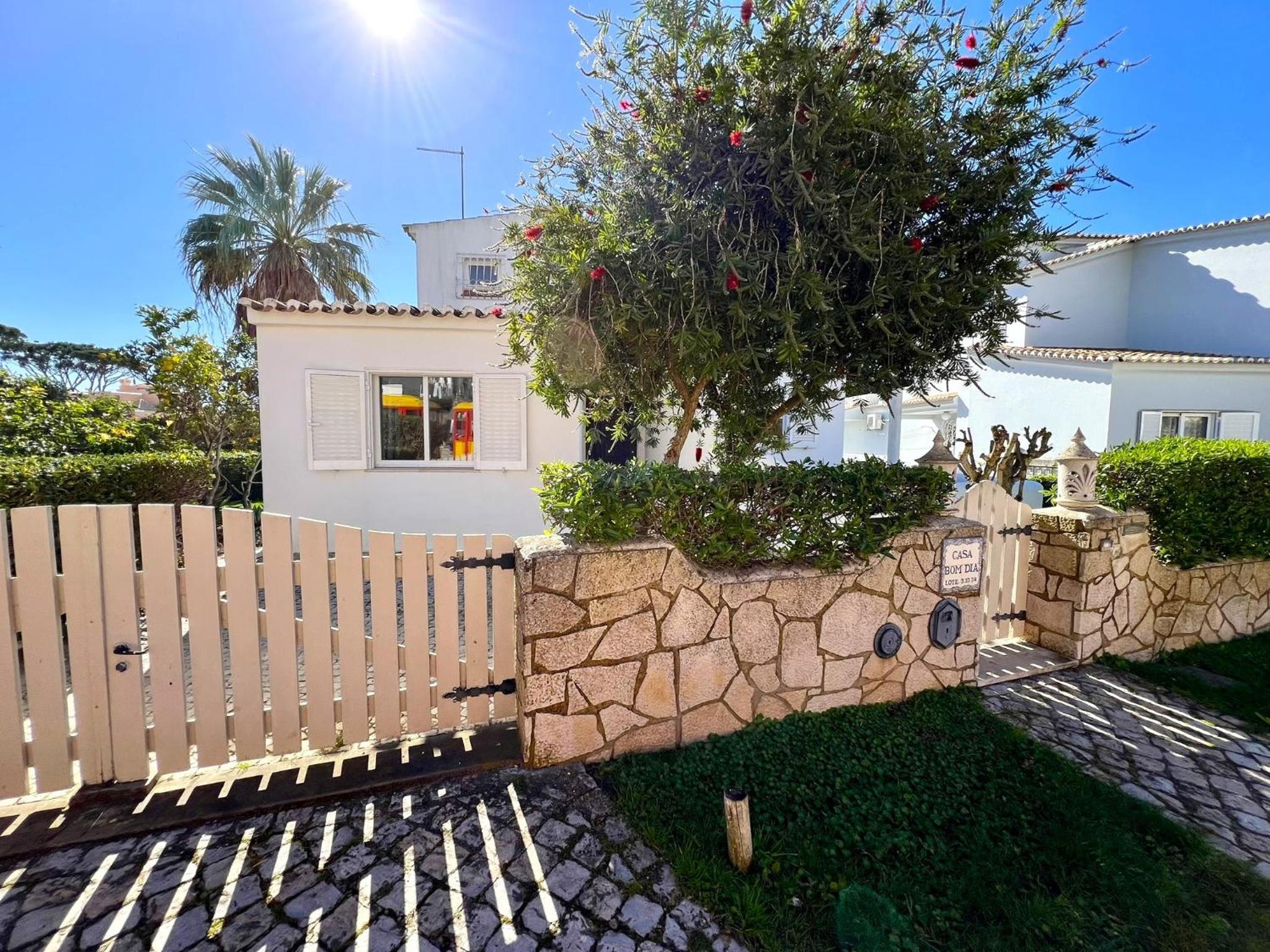 Vilamoura Brightness Villa With Pool by Homing view 4