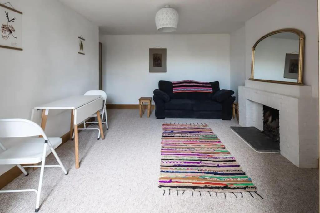 Spacious 2 Bedroom Apartment near Seafront view 2