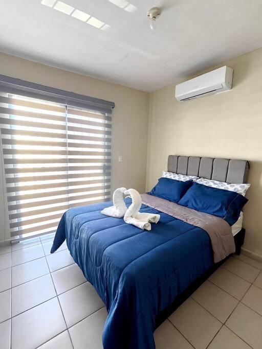 Bonita Casa en fraccionamiento privado cerca del aeropuerto
