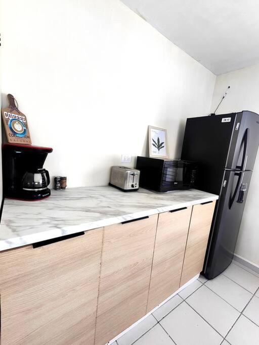 Bonita Casa en fraccionamiento privado cerca del aeropuerto