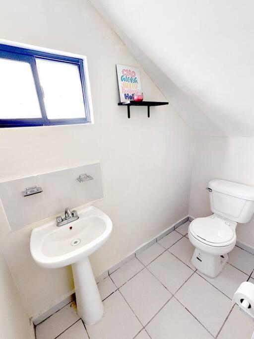 Bonita Casa en fraccionamiento privado cerca del aeropuerto