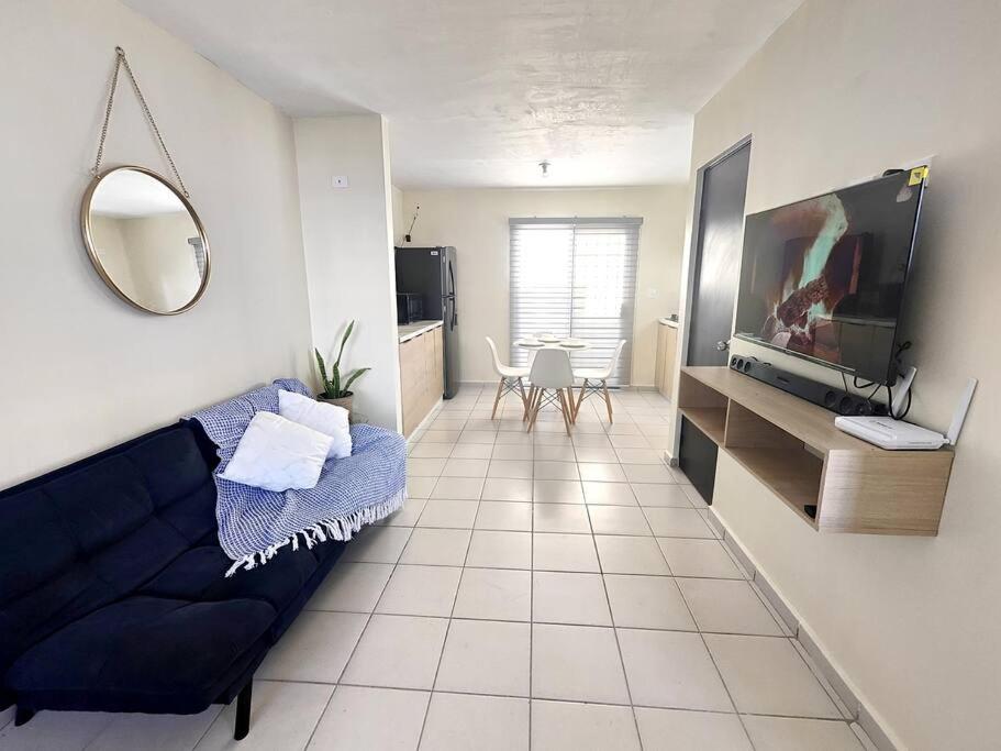 Bonita Casa en fraccionamiento privado cerca del aeropuerto