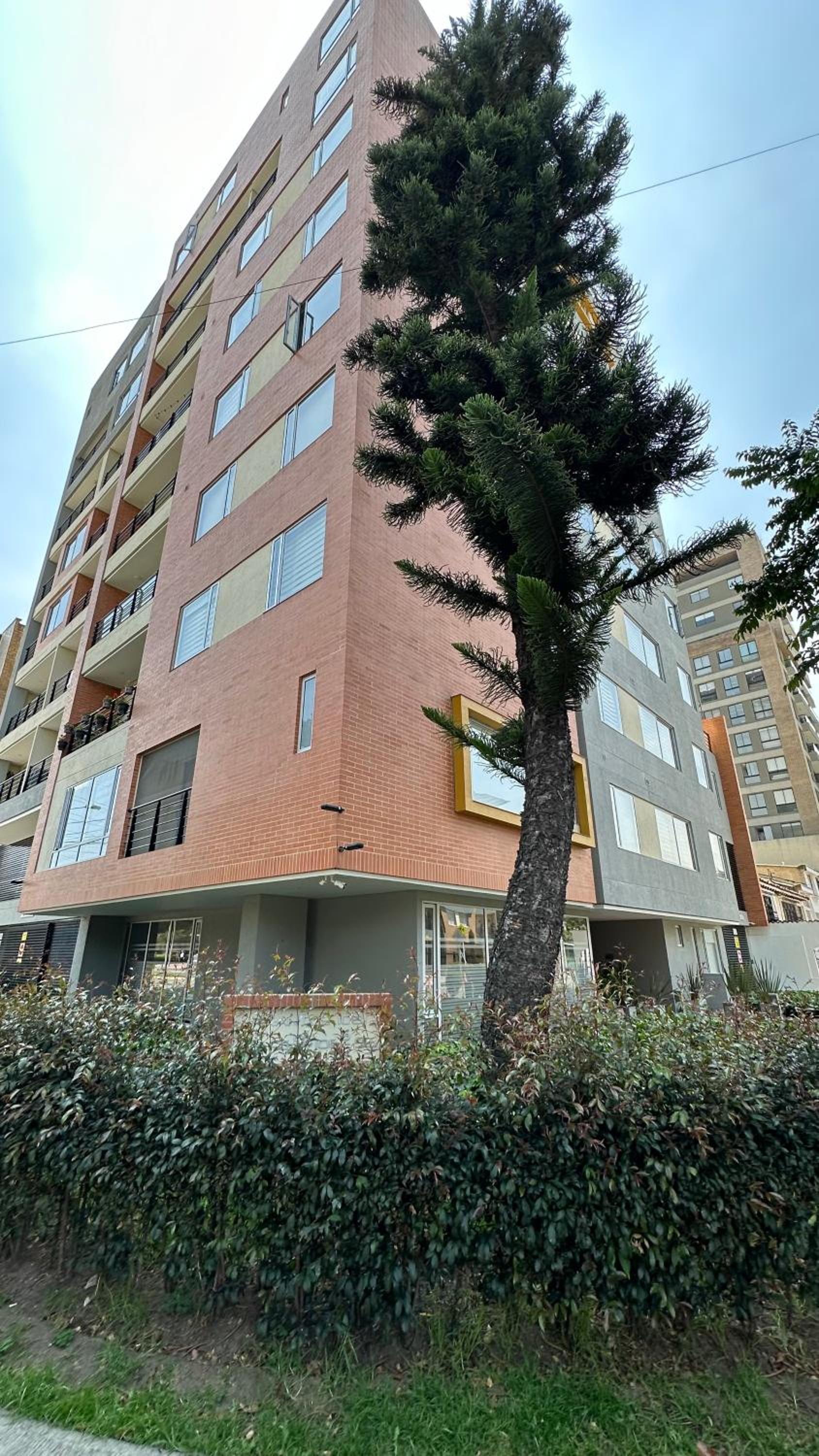 Nice apartment independent in front business center