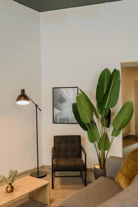NEW 130m², Lounge Room, Im Herzen Berlins