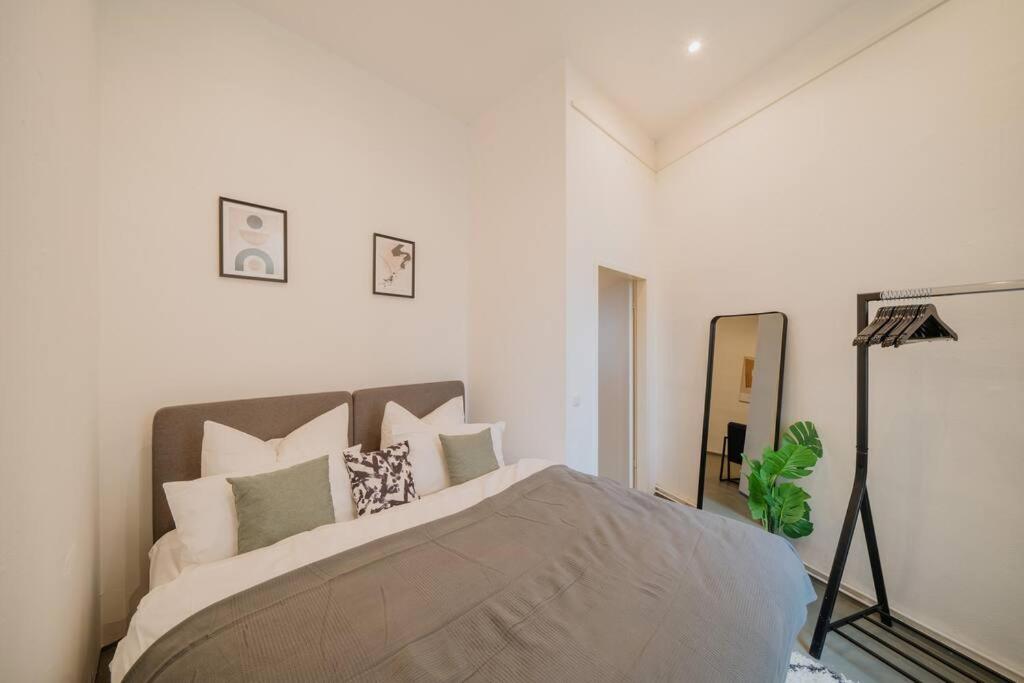 NEW 130m², Lounge Room, Im Herzen Berlins