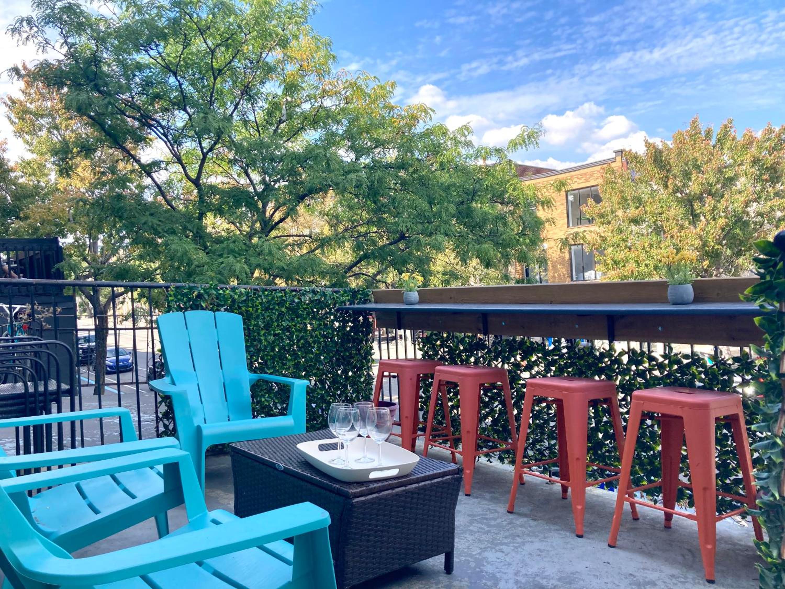 MTLVacationRentals - The City Chalet