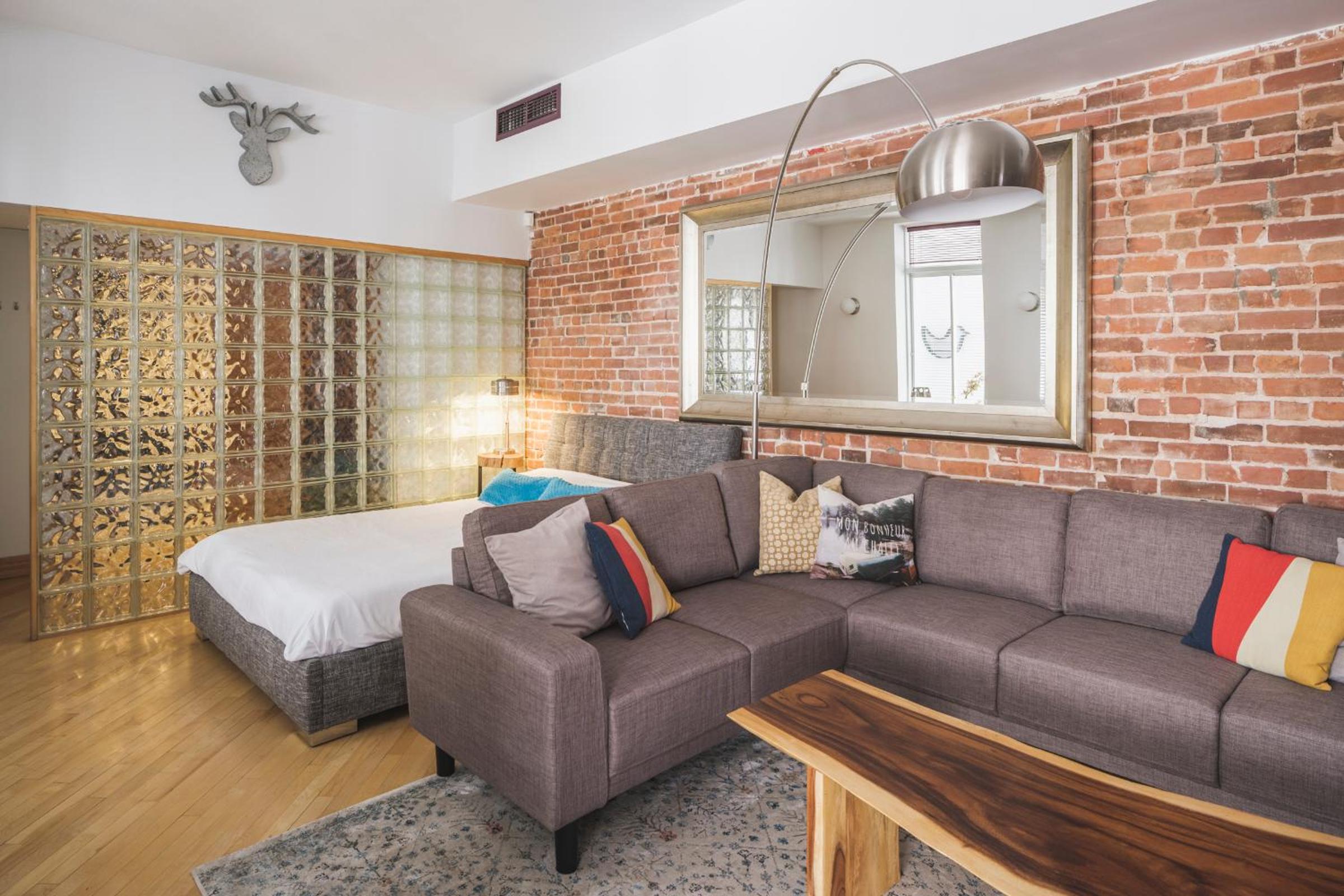 MTLVacationRentals - The City Chalet