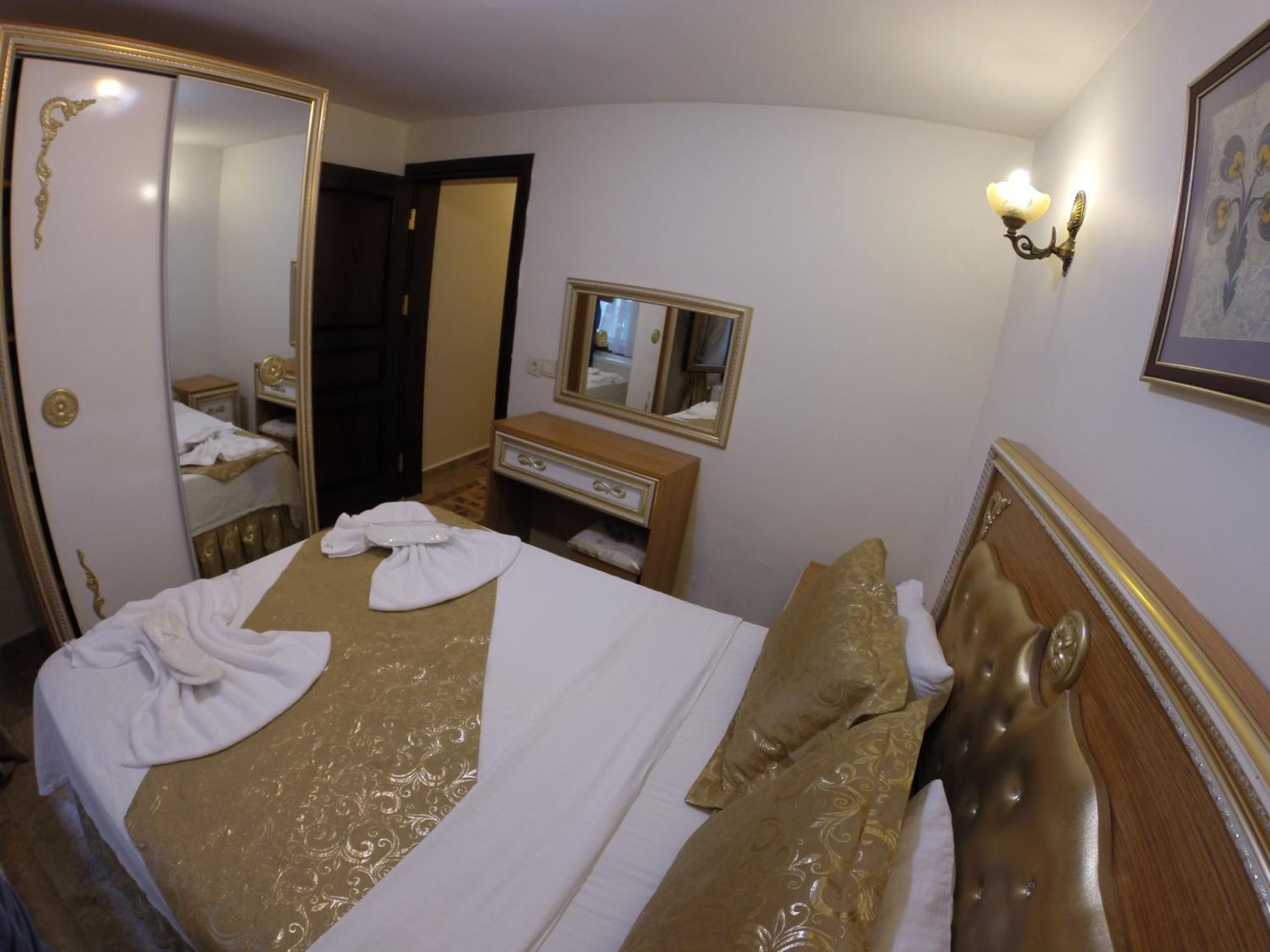 Blue Eye Suites