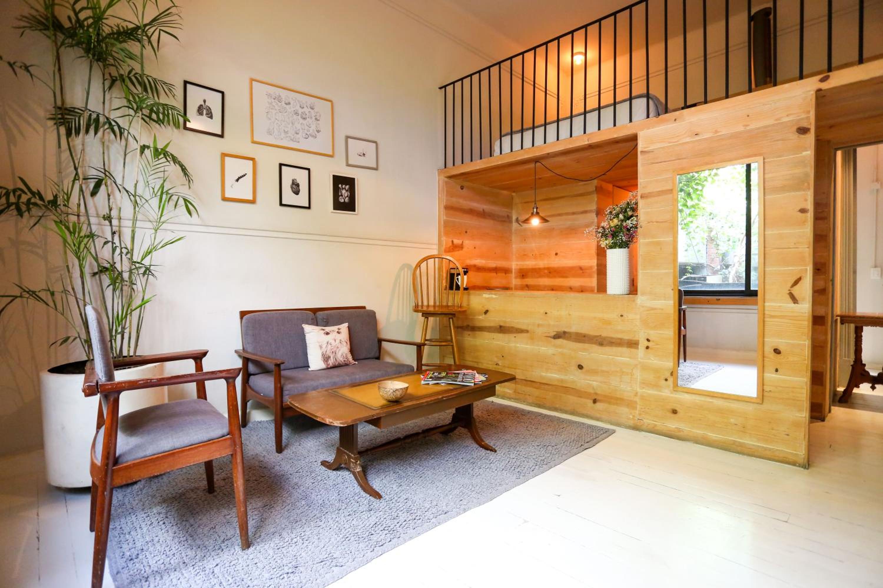 5 Loft Suites