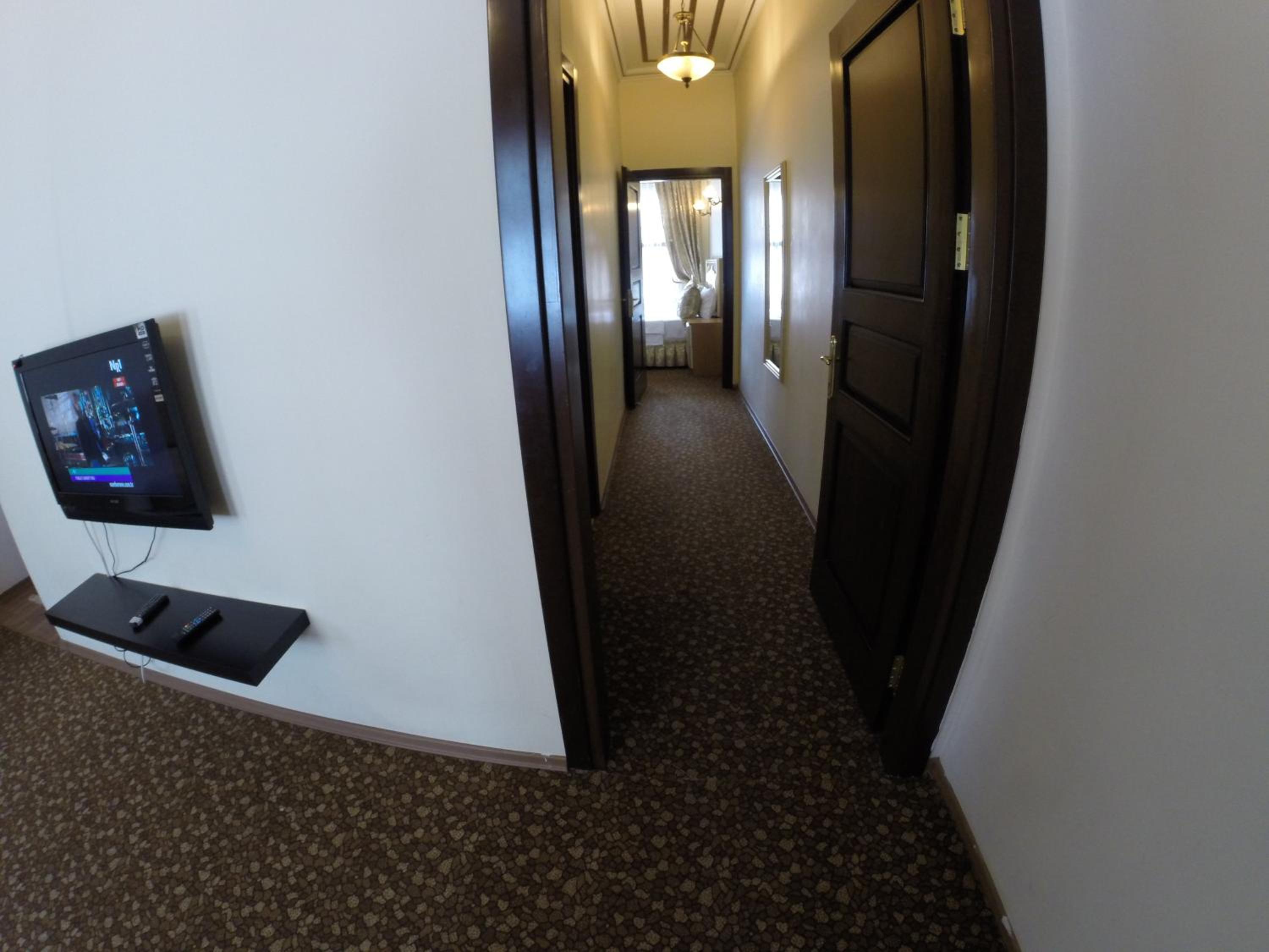 Blue Eye Suites