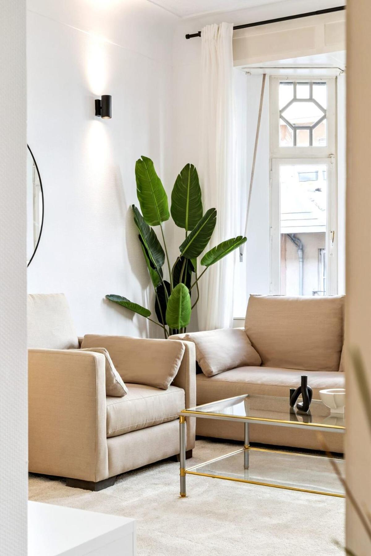 Stylish 2BR Stay in Luxembourg Gare view 5