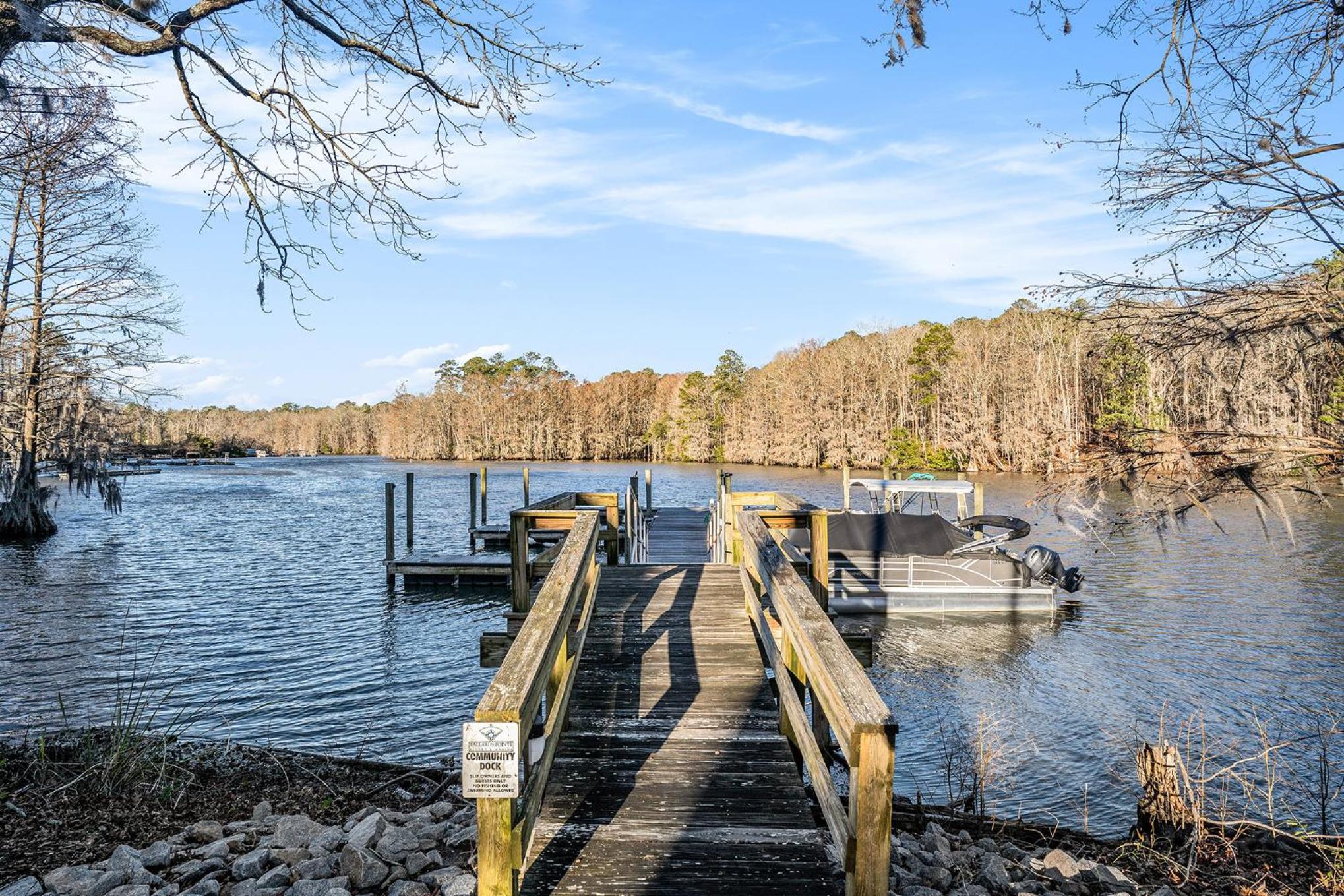 Sunsets on Lake Marion: 2BD Lakefront Luxury Bliss view 3