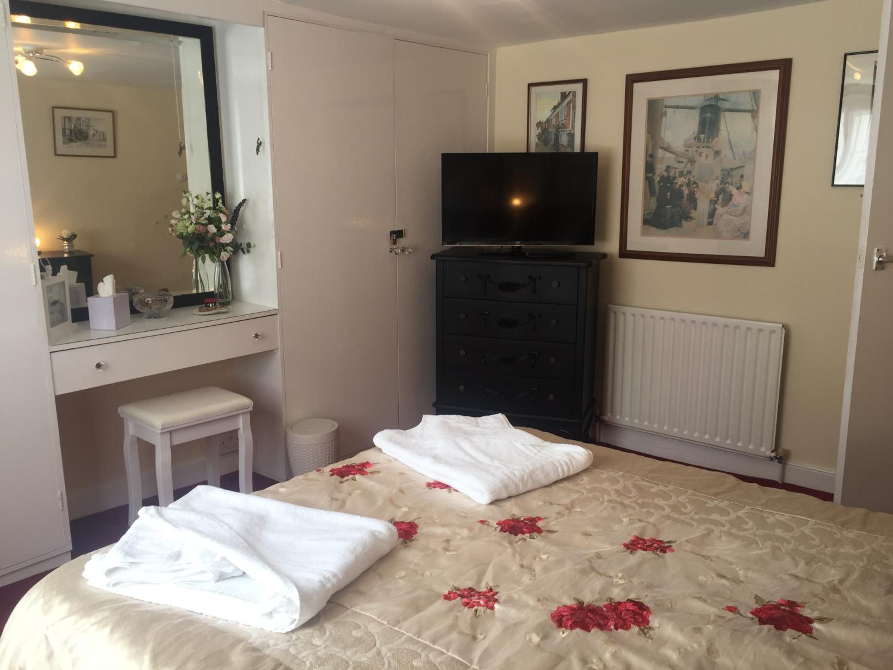 Church View Holiday Let - Central Rye - sleeps 6 view 2