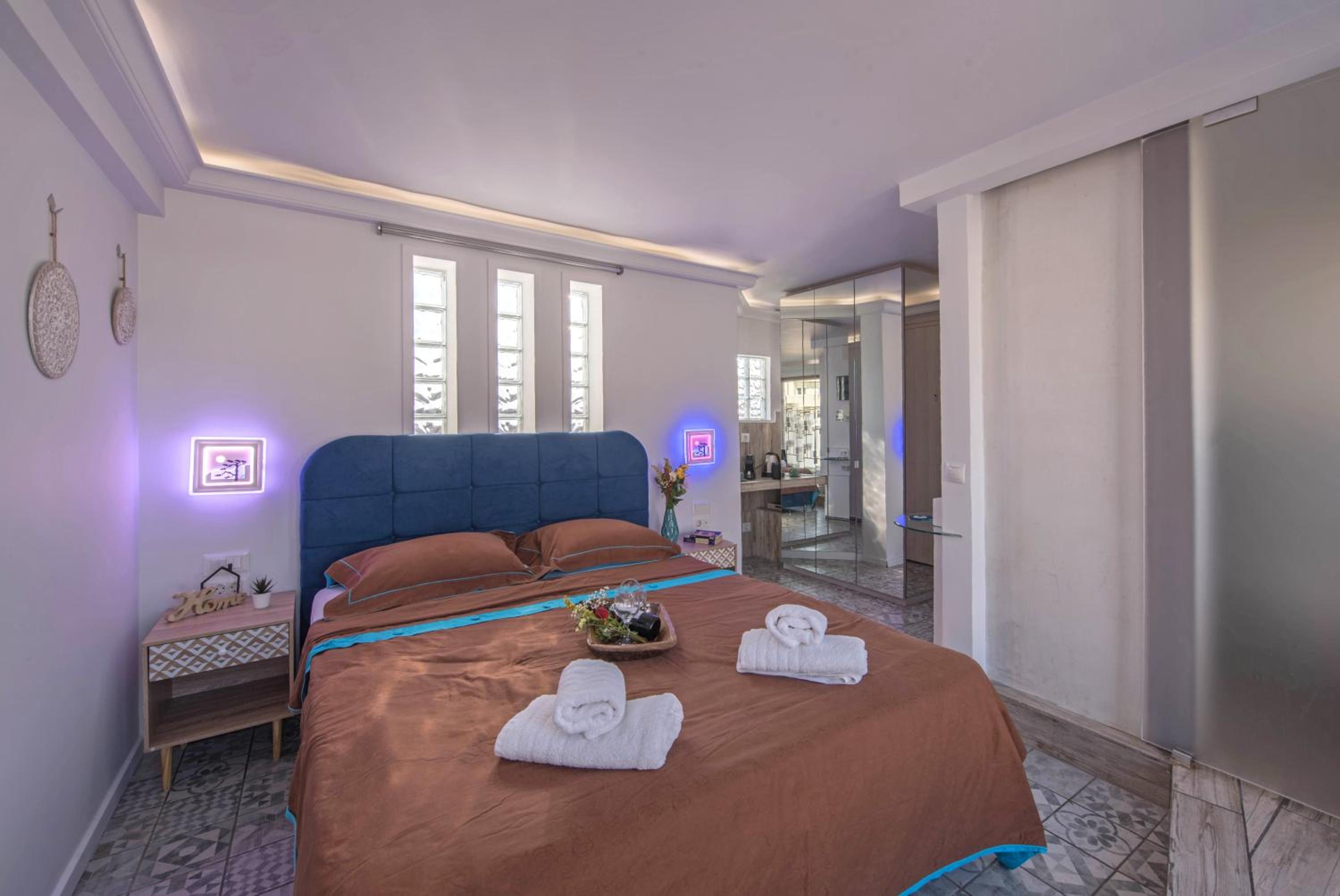 Parthenon crown penthouse
