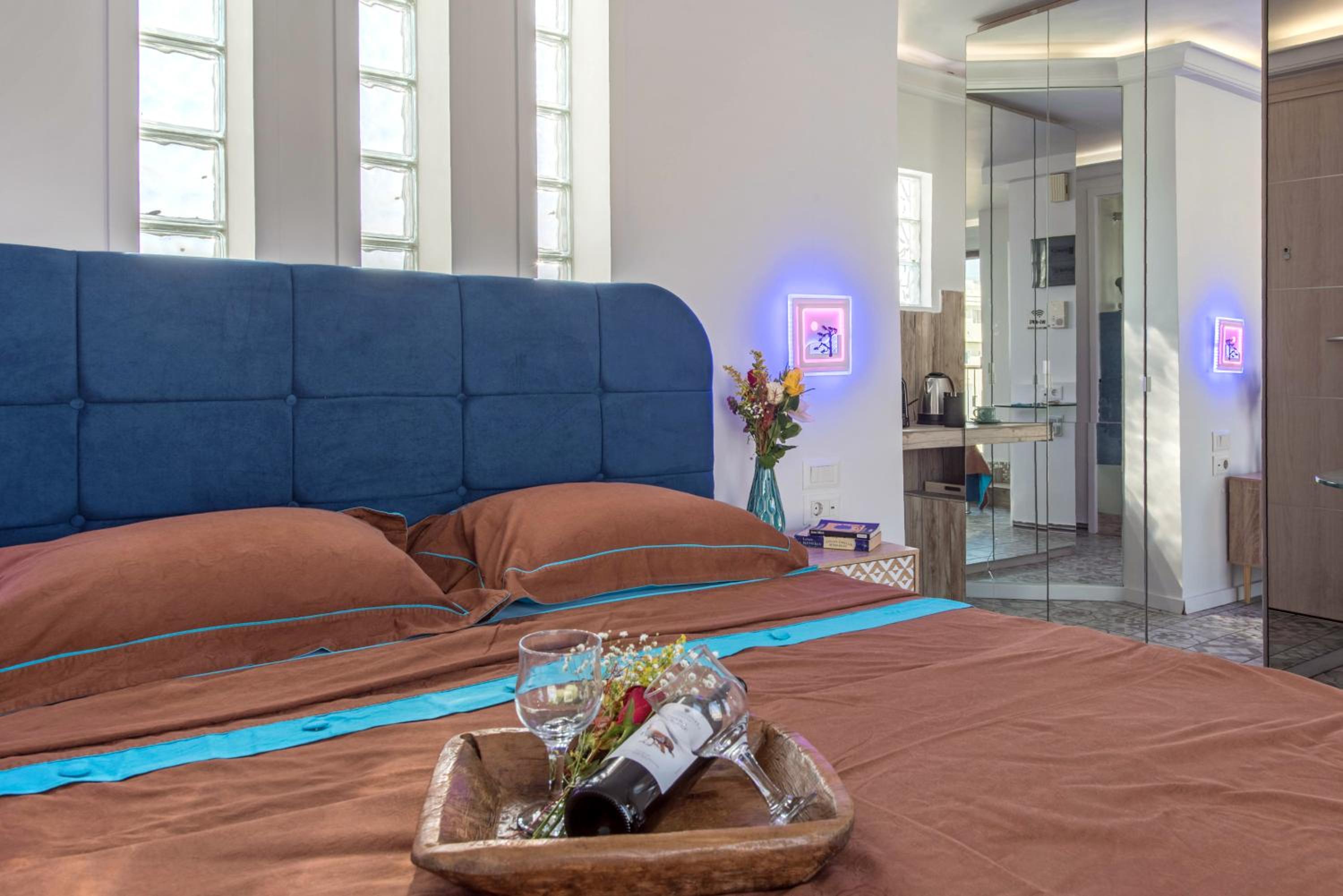 Parthenon crown penthouse