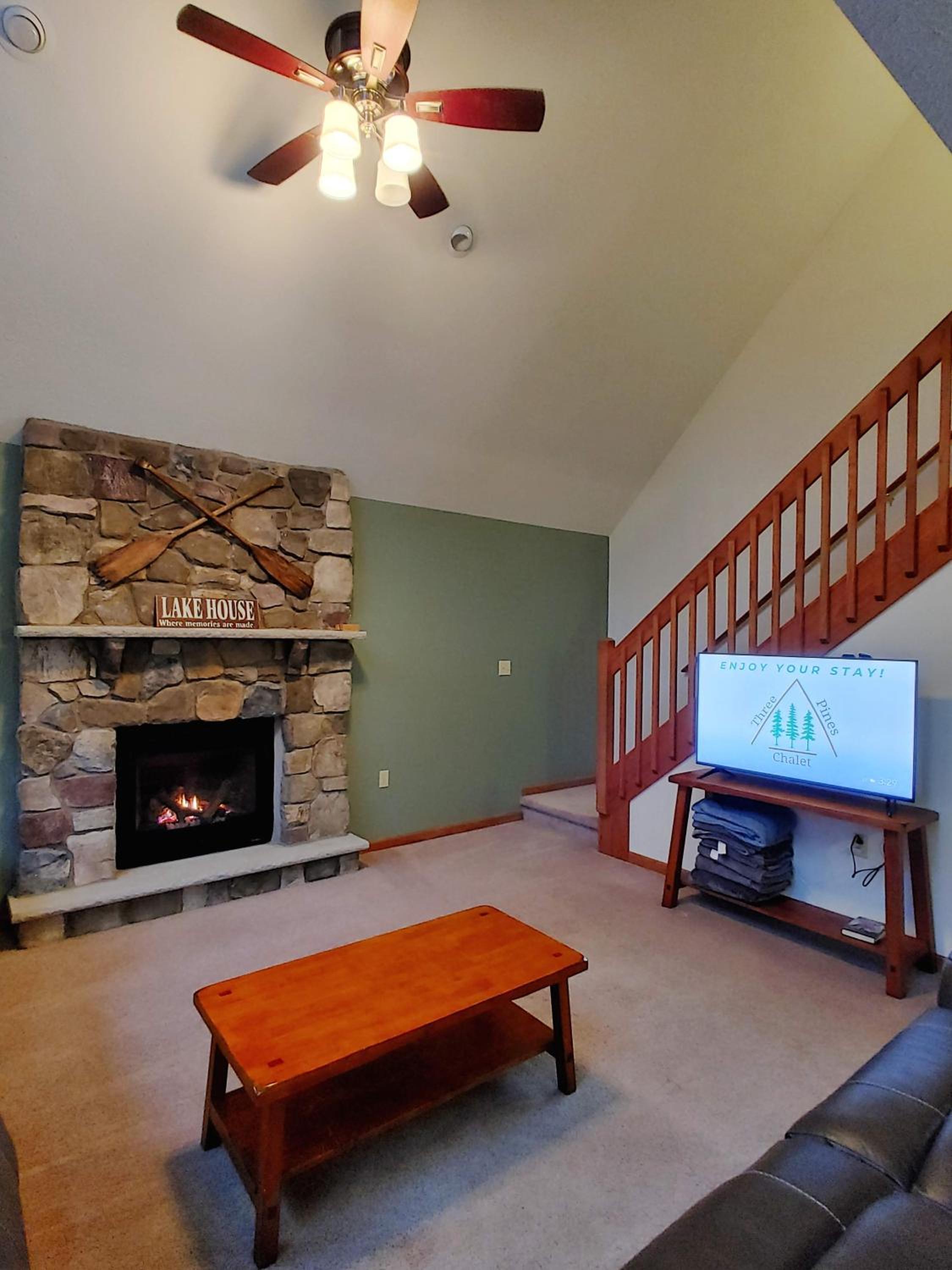 Three Pines Chalet- Pocono Lake PA Arrowhead Lakes view 5