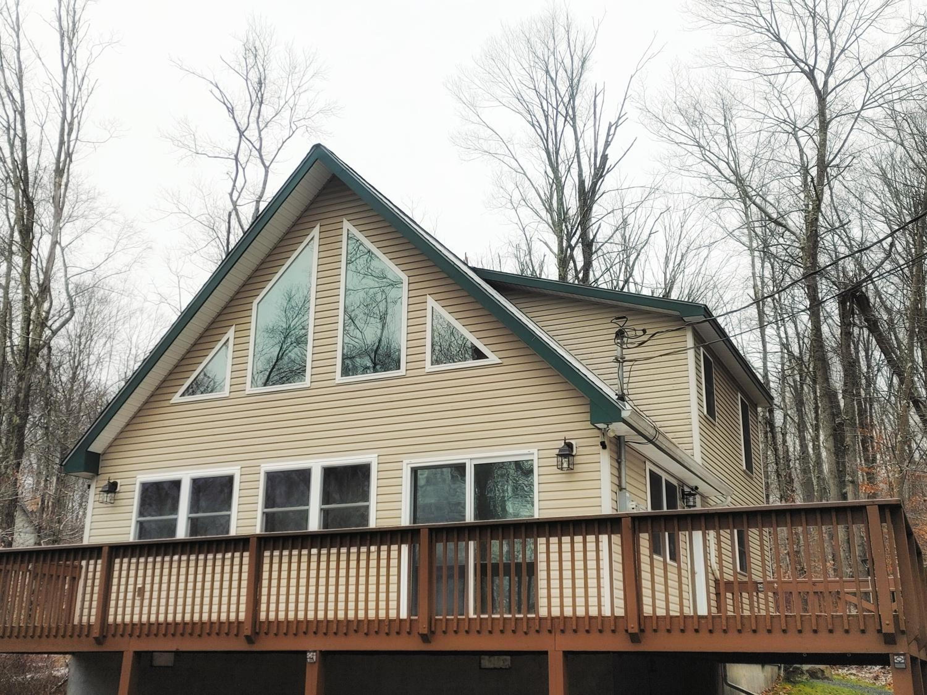 Three Pines Chalet- Pocono Lake PA Arrowhead Lakes view 2