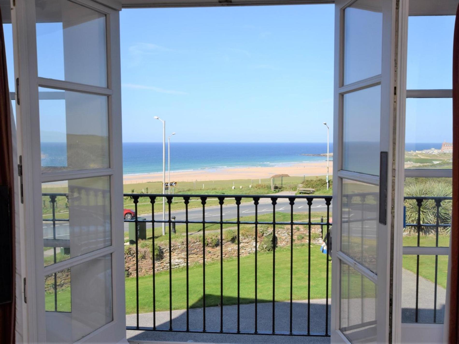 3 Bed in Newquay oc-headl view 4