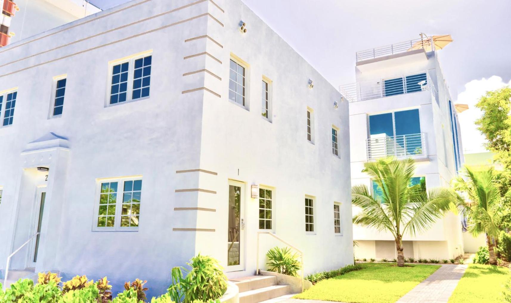 10 GUESTS LUXURIOUS ELEGANT SOUTH BEACH SUITE view 2