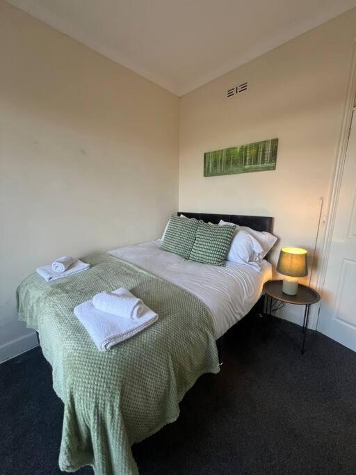 Charming and comfortable property by Our Home Short Stays very spacious with super fast WiFi close to the Metro Centre and Newcastle City Centre
