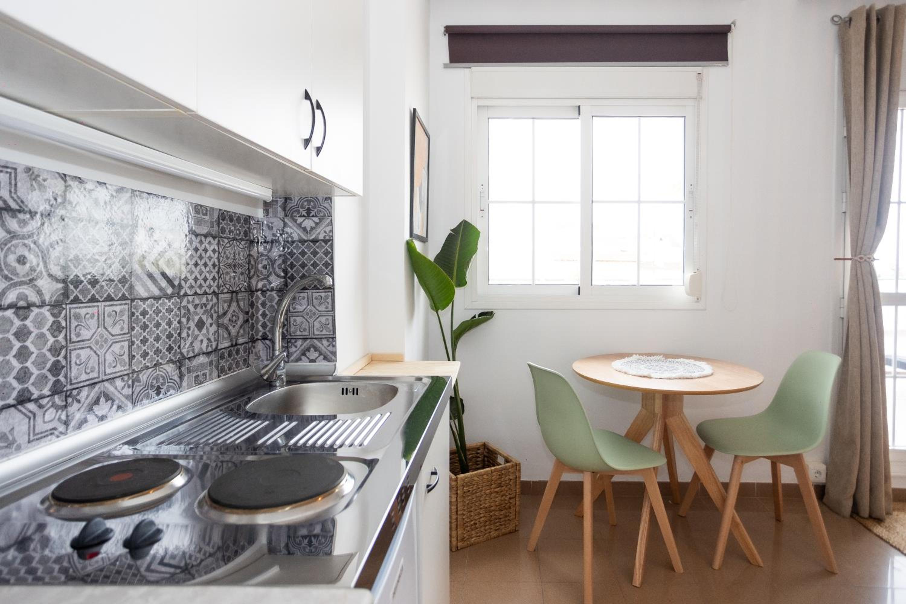Naim Guest House Nerja
