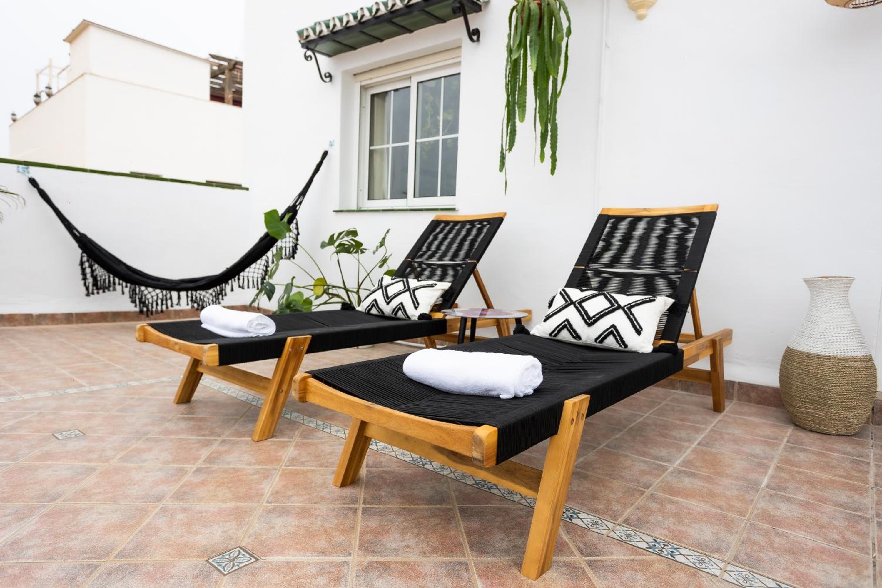 Naim Guest House Nerja