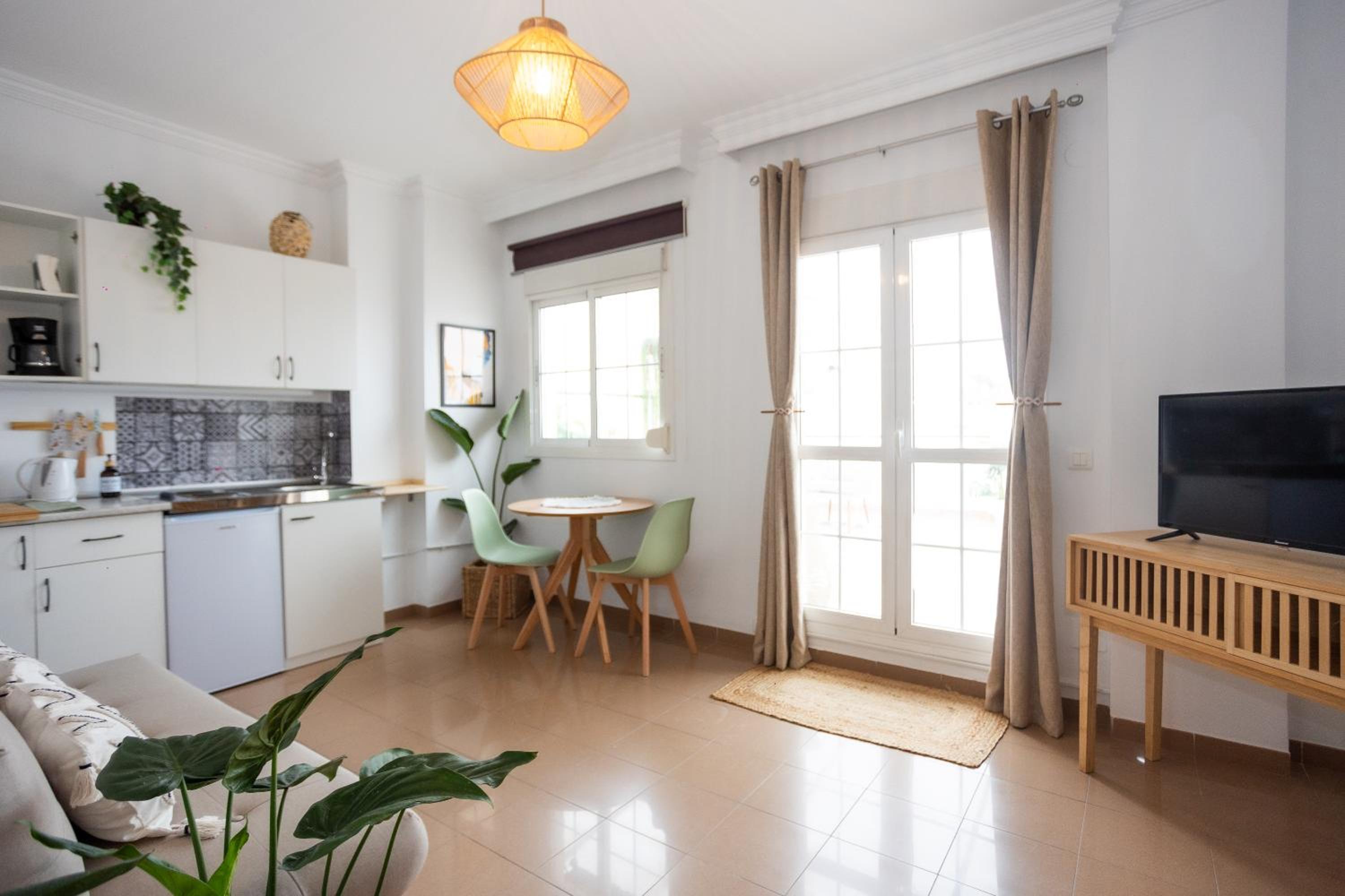 Naim Guest House Nerja