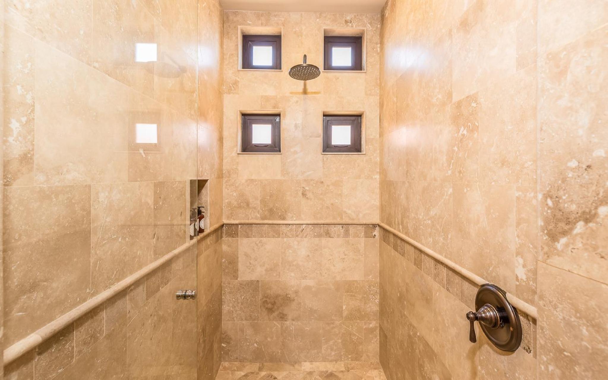 Luxury villa in Diamante Cabo San Lucas