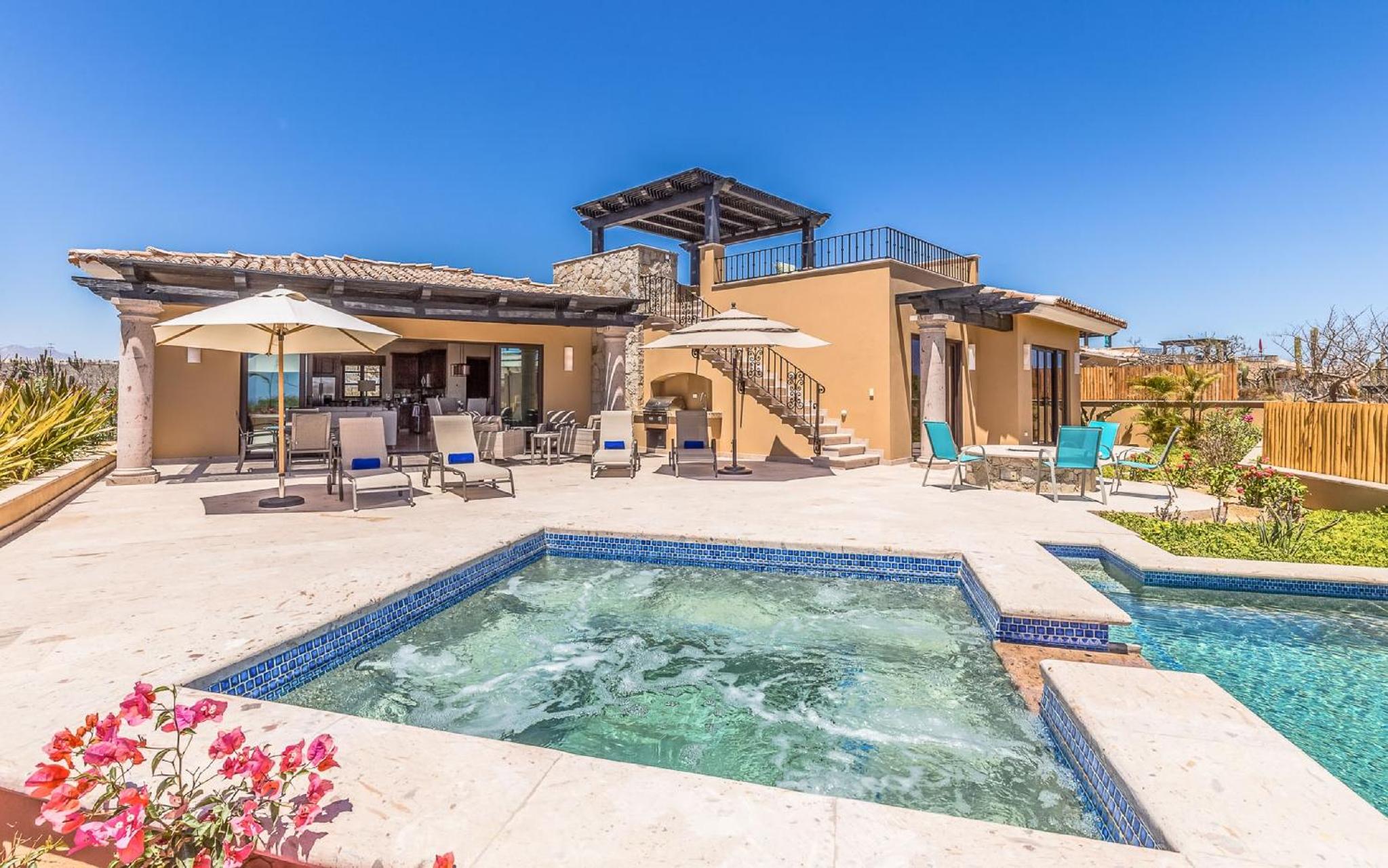 Luxury villa in Diamante Cabo San Lucas
