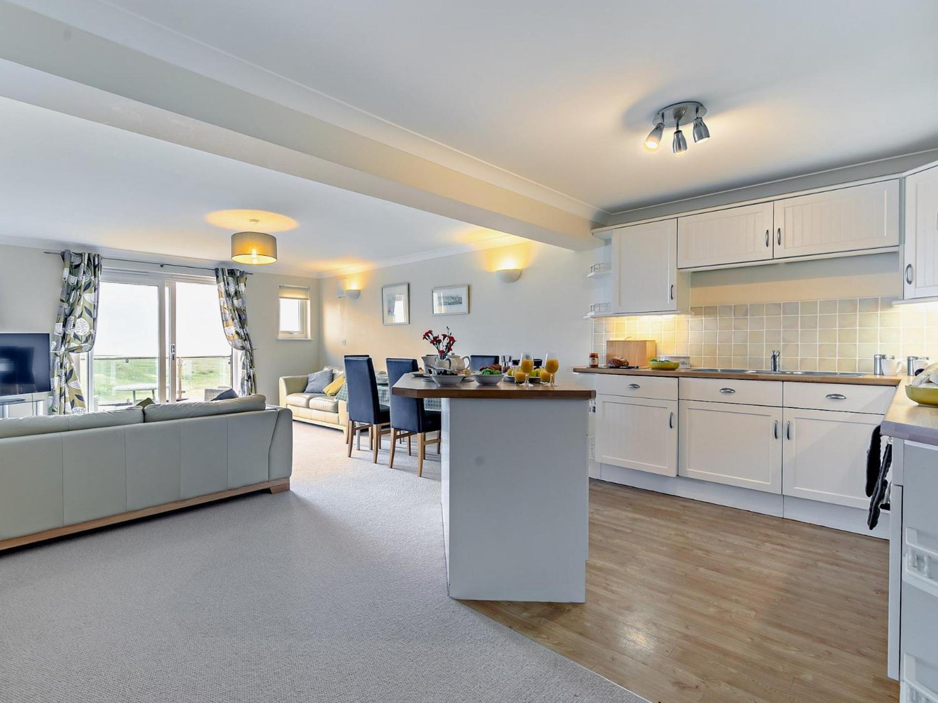 3 Bed in Newquay oc-spins view 4