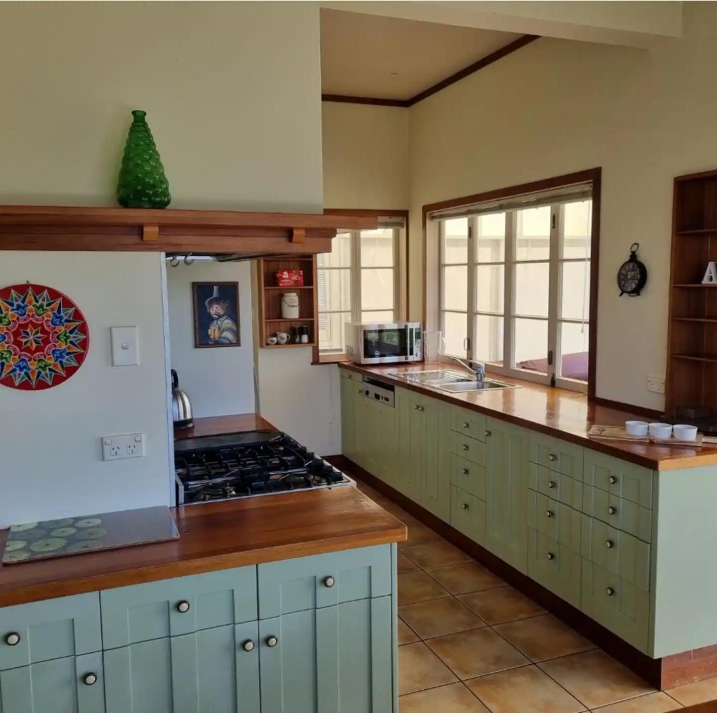 Spectacular Hamilton Lake Views