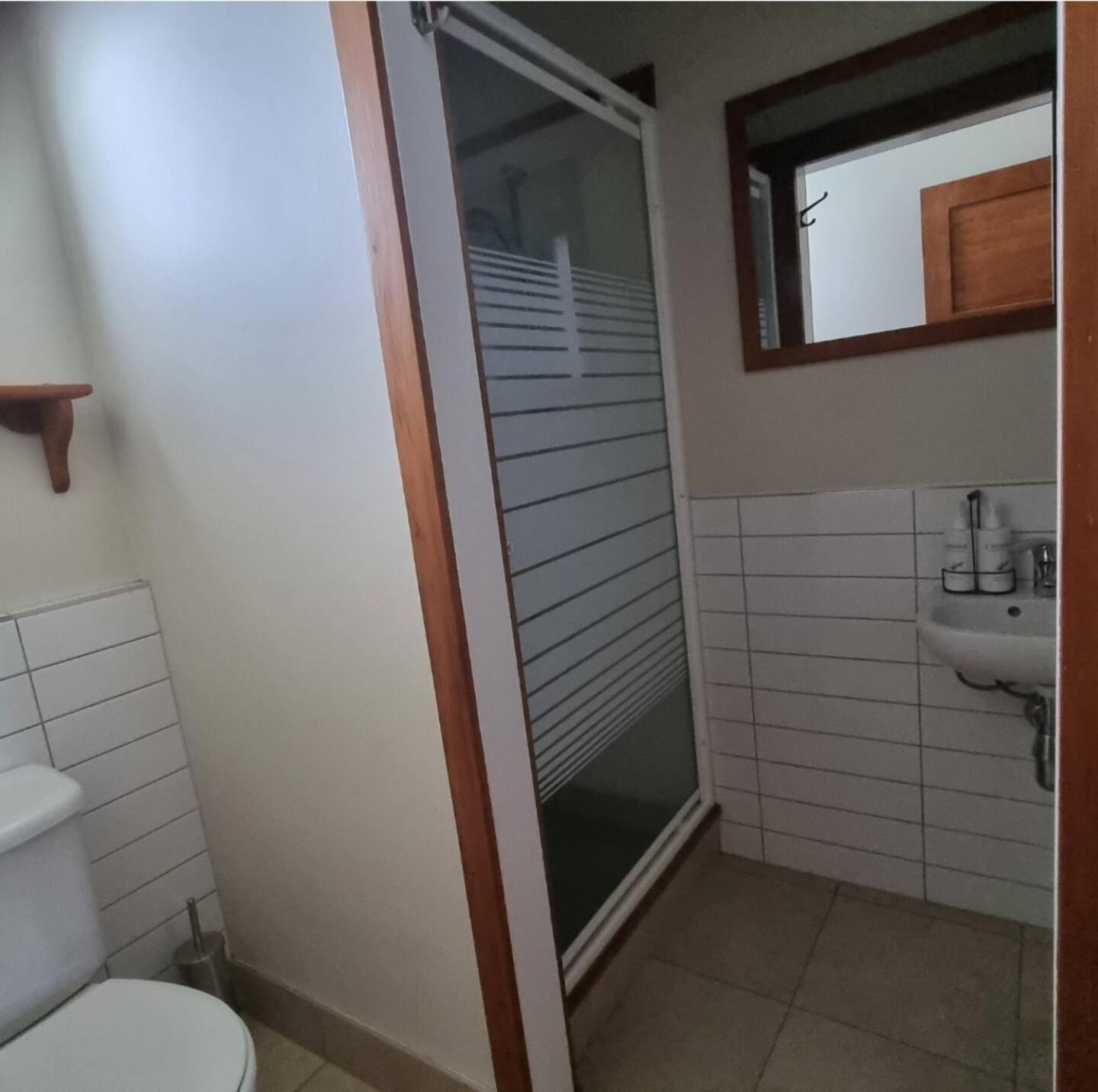 Spectacular Hamilton Lake Views