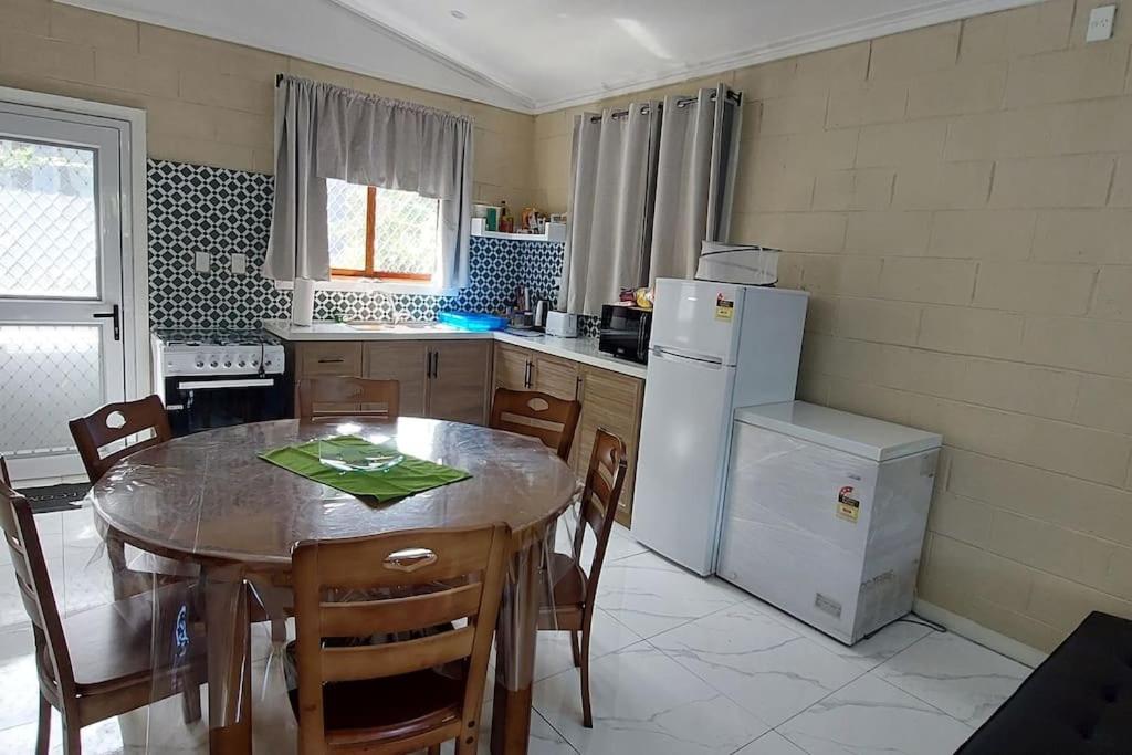 Fale Mailani-2 rooms/AC/hotwater view 2