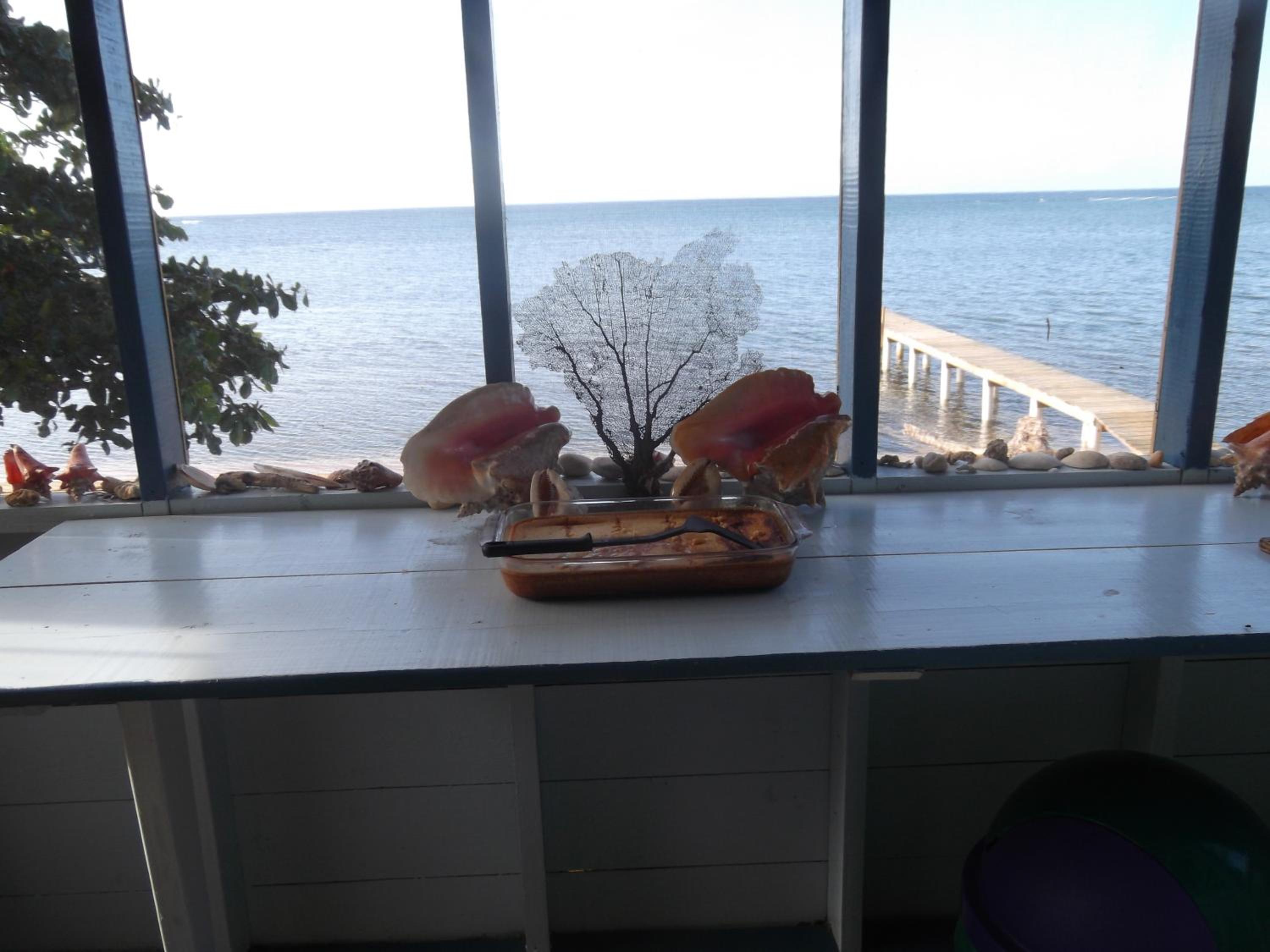 Guanaja Caribbean Cottages